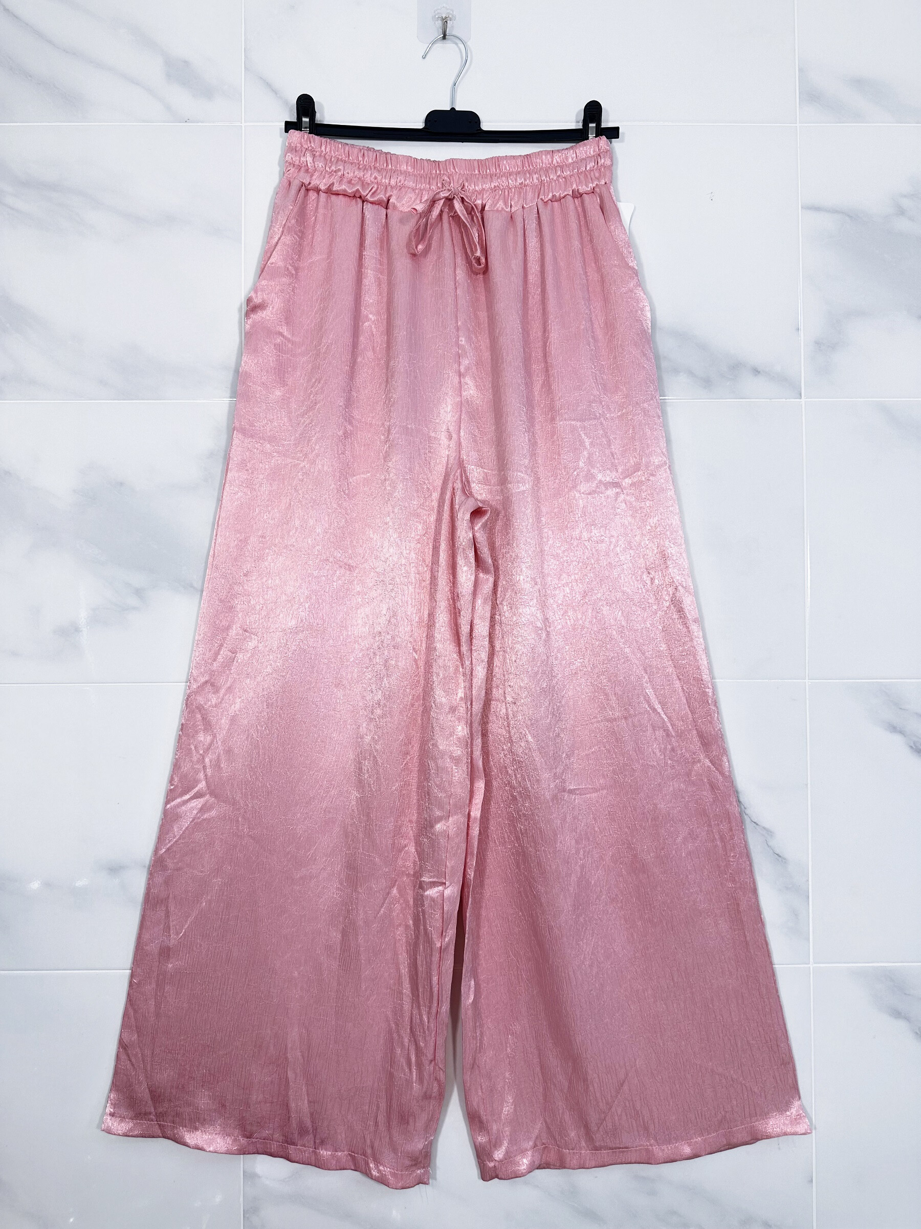 Wholesaler Zafa - Pants straight cut the elasticated waist with cord, in satin