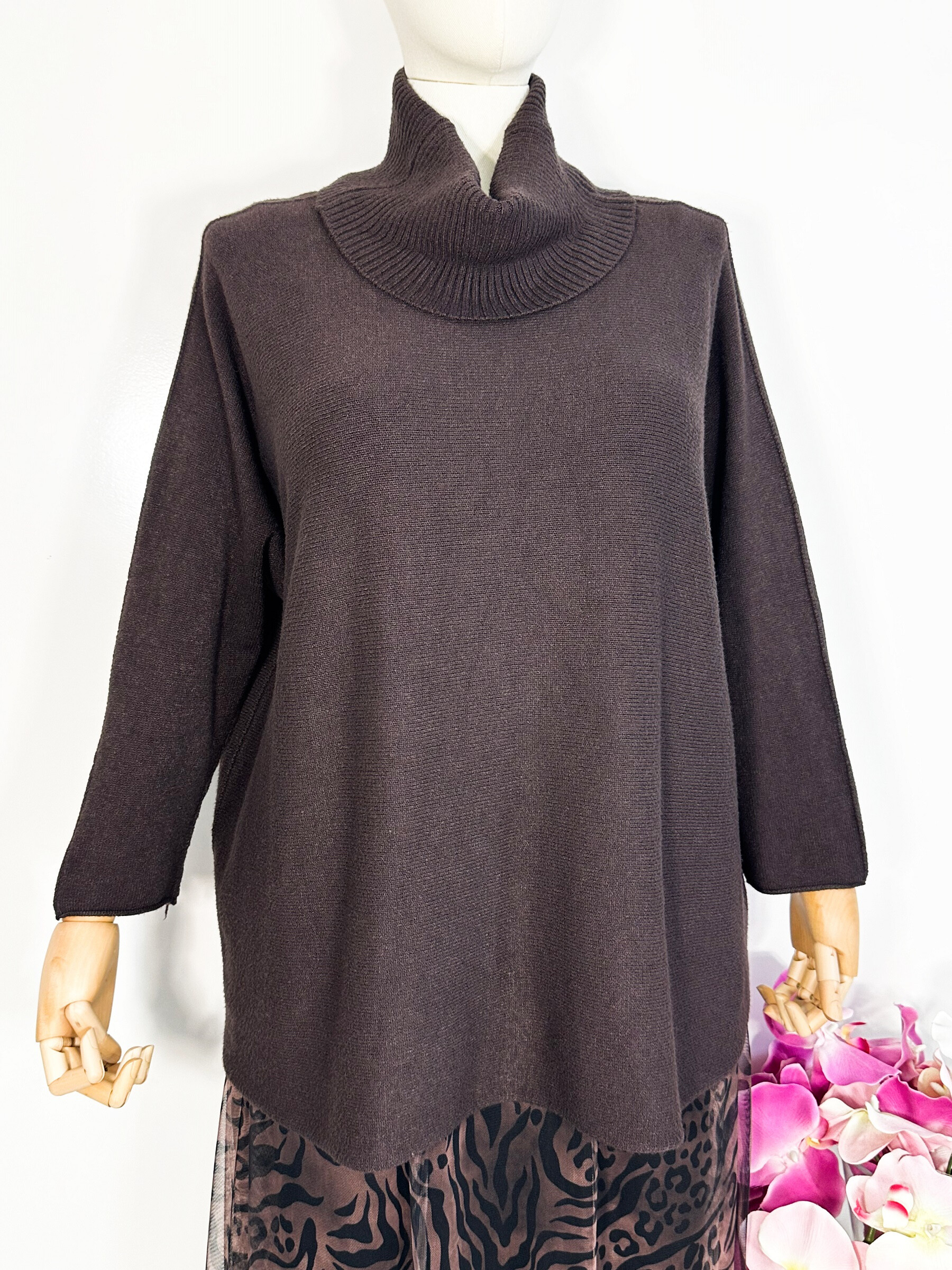 Wholesaler Zafa - PLUS SIZE Premium Knit Seamless Turtleneck Sweater