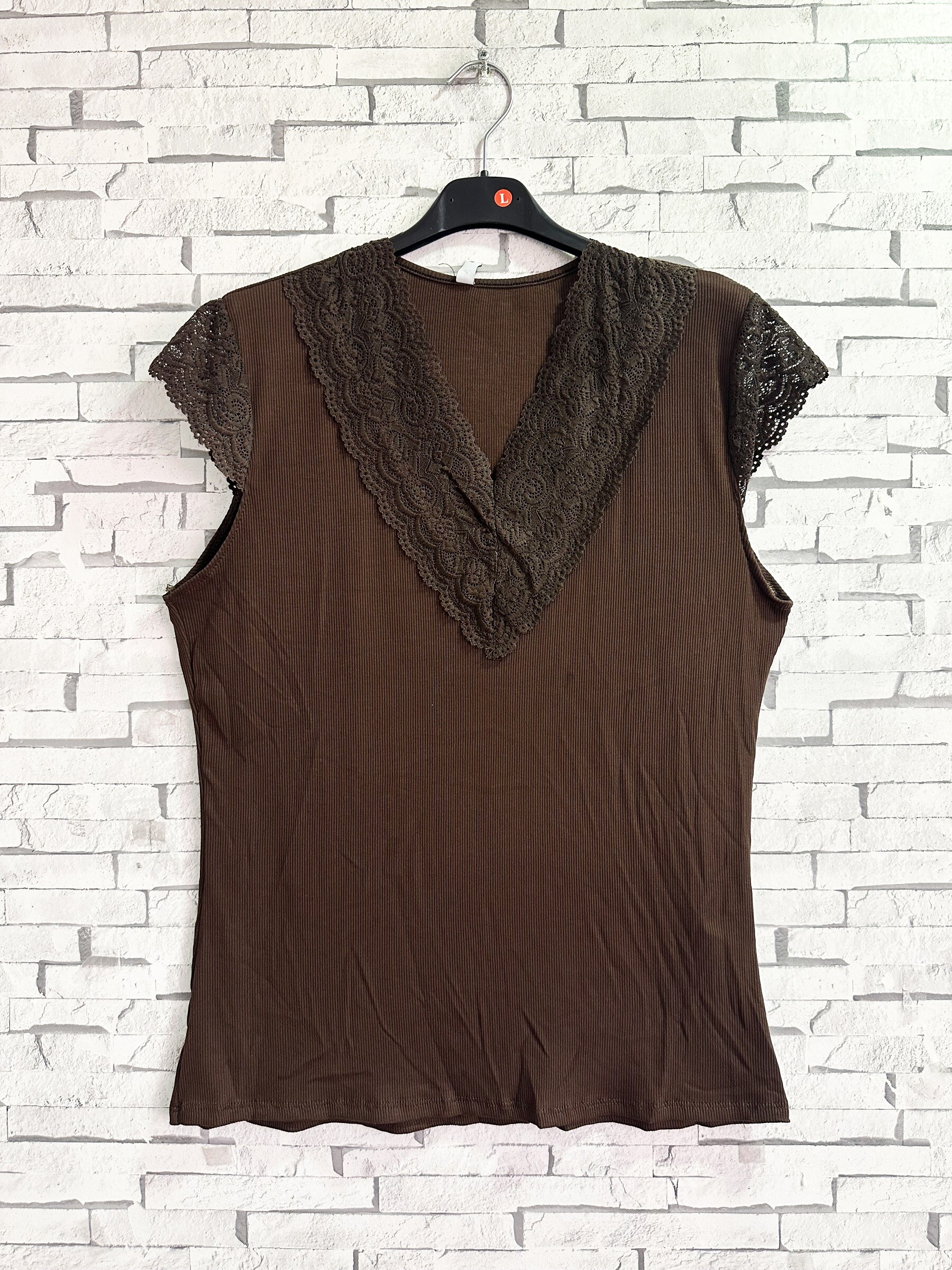 Grossiste Zafa - T-shirt côtelé extra extensible avec dentelle