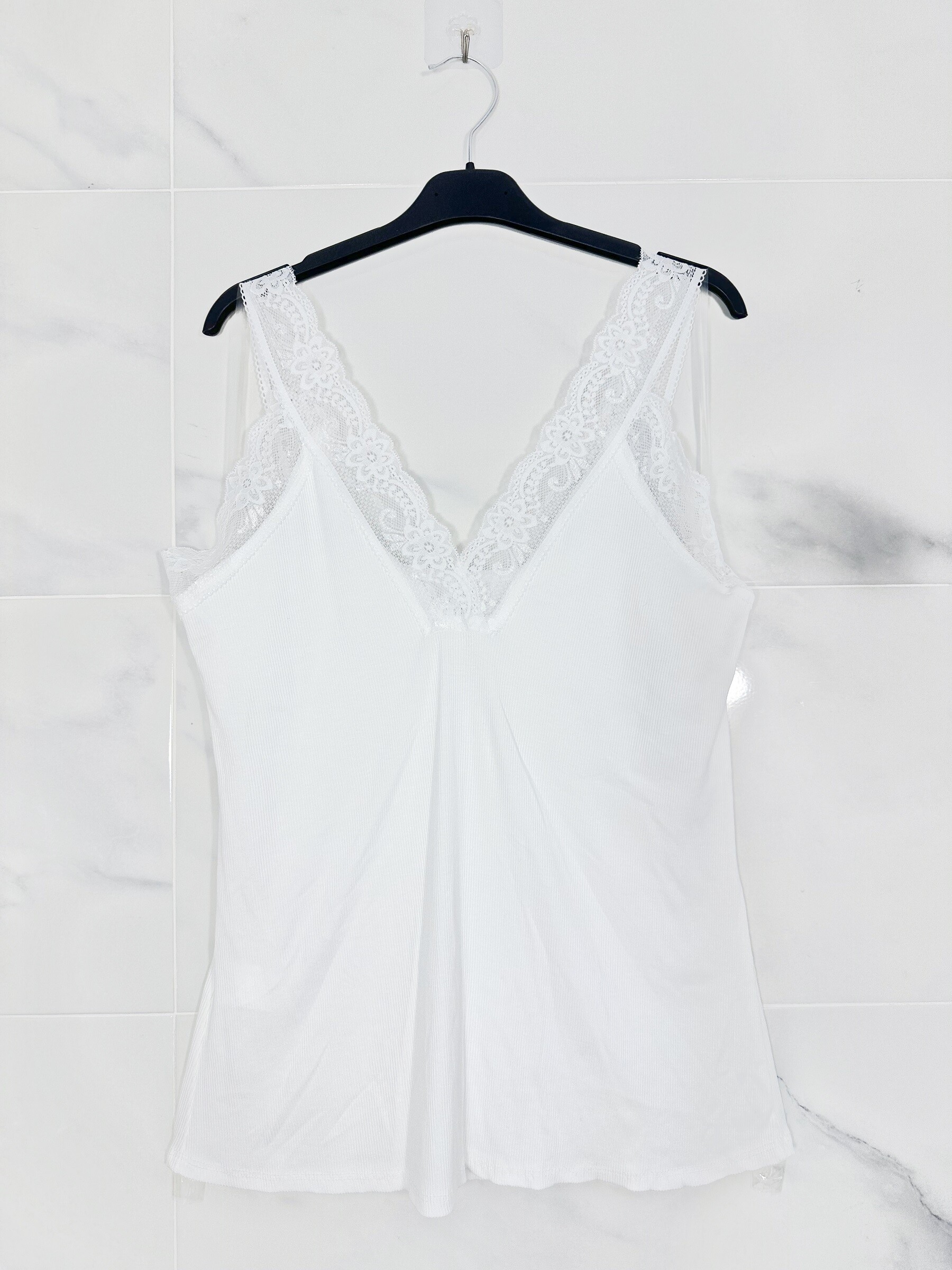 Grossiste Zafa Braderie - Caraco en viscose extra extensible, avec dentelle au col et bretelle