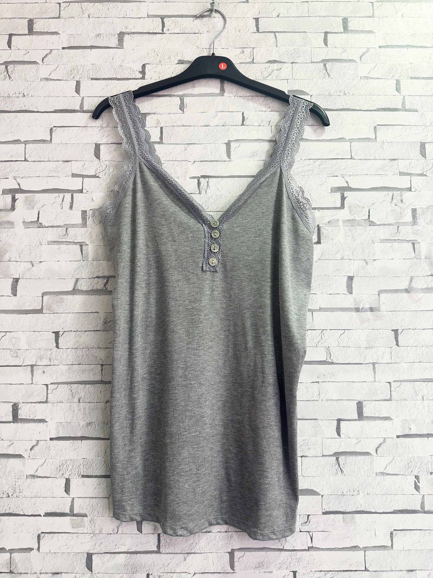 Grossiste Zafa Braderie - Débardeur en viscose extra extensible, avec dentelle au col et bretelle