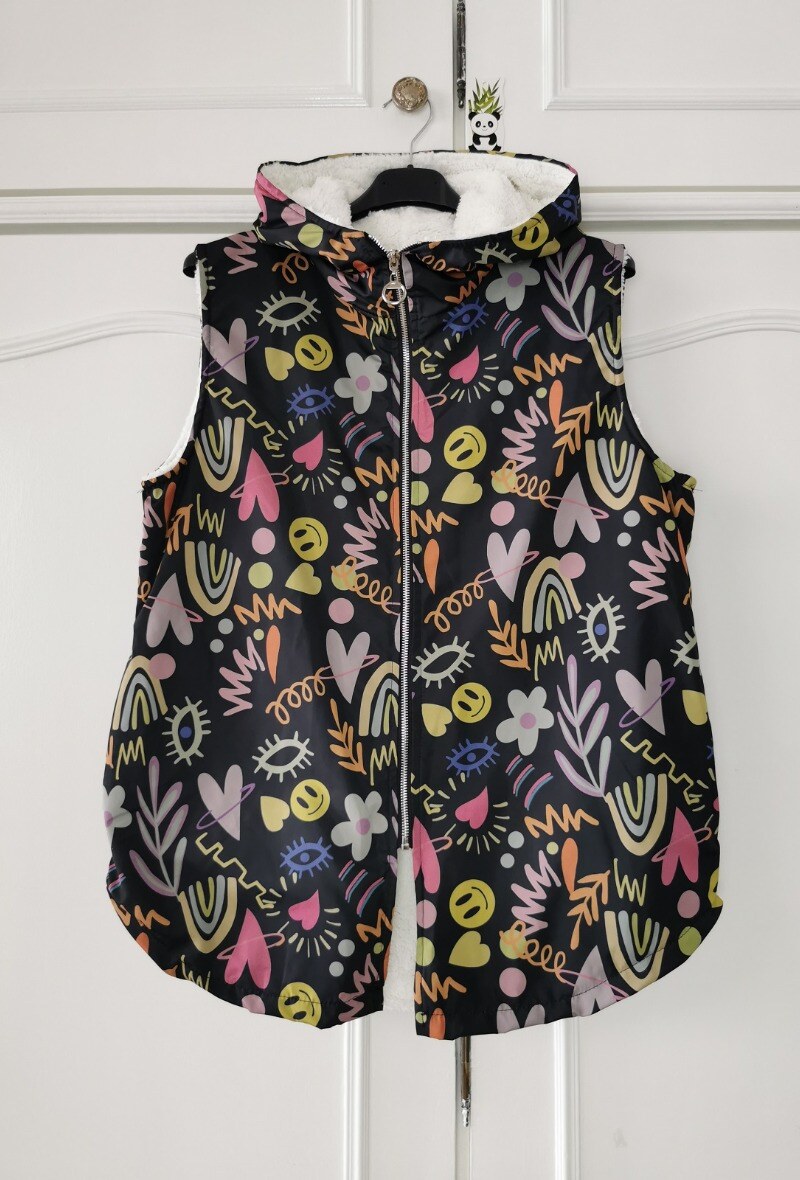 Wholesaler Zafa - Sleeveless jacket, with hoods, two side pockets.