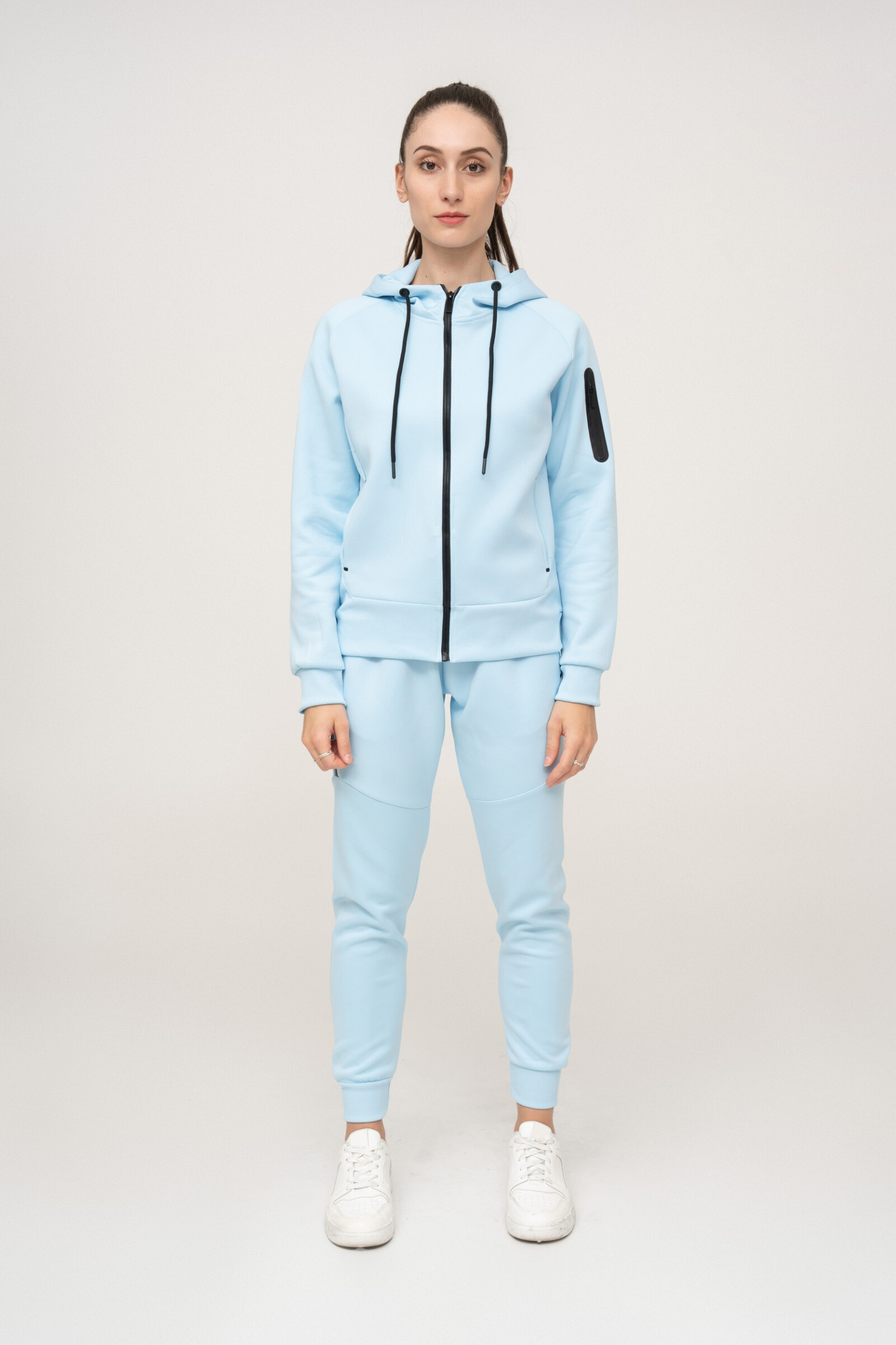 Wholesaler Zayne Paris - Jogging set with hood and matching bottoms
