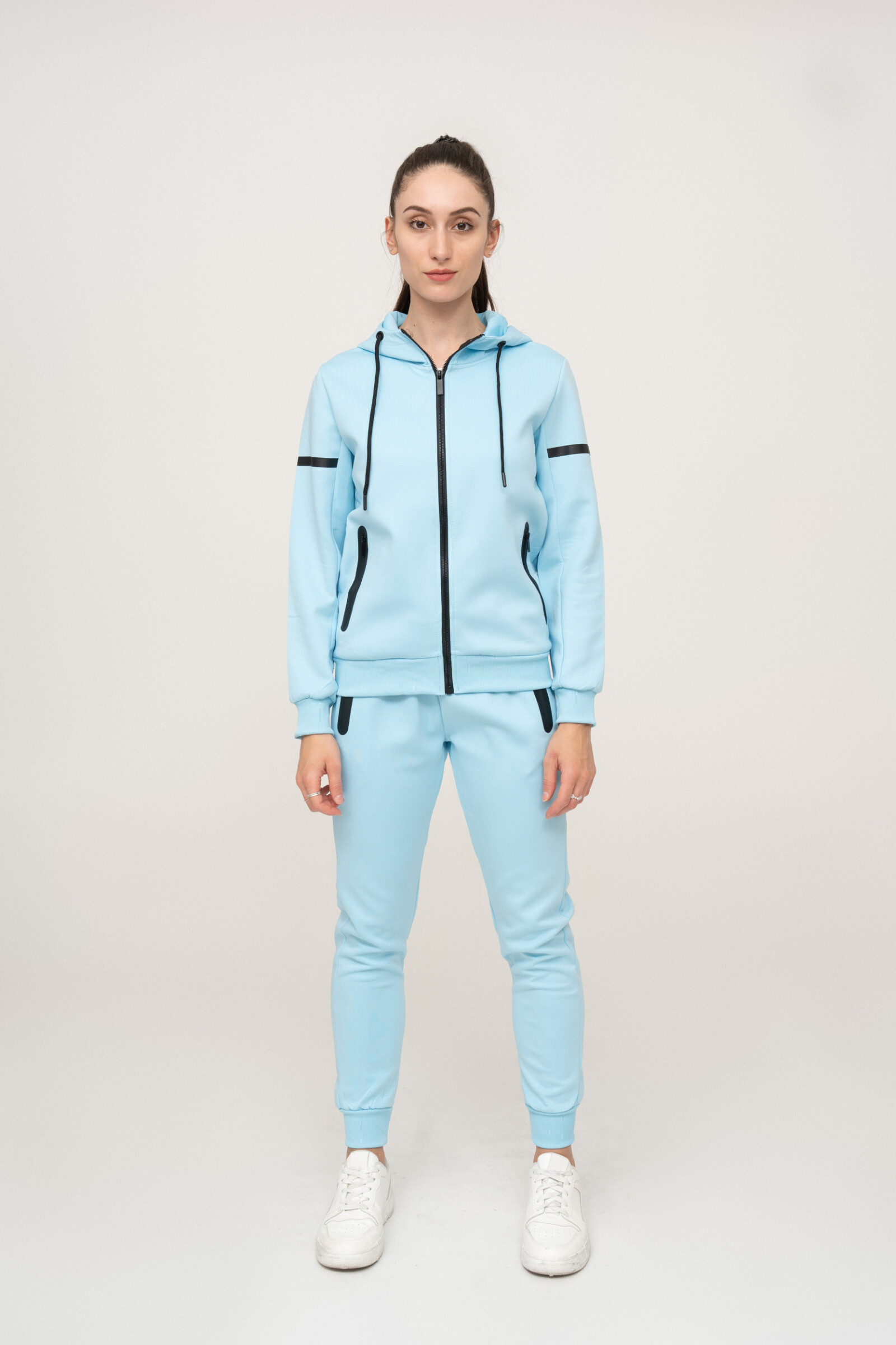 Wholesaler Zayne Paris - Matching women's jogging suit with hood