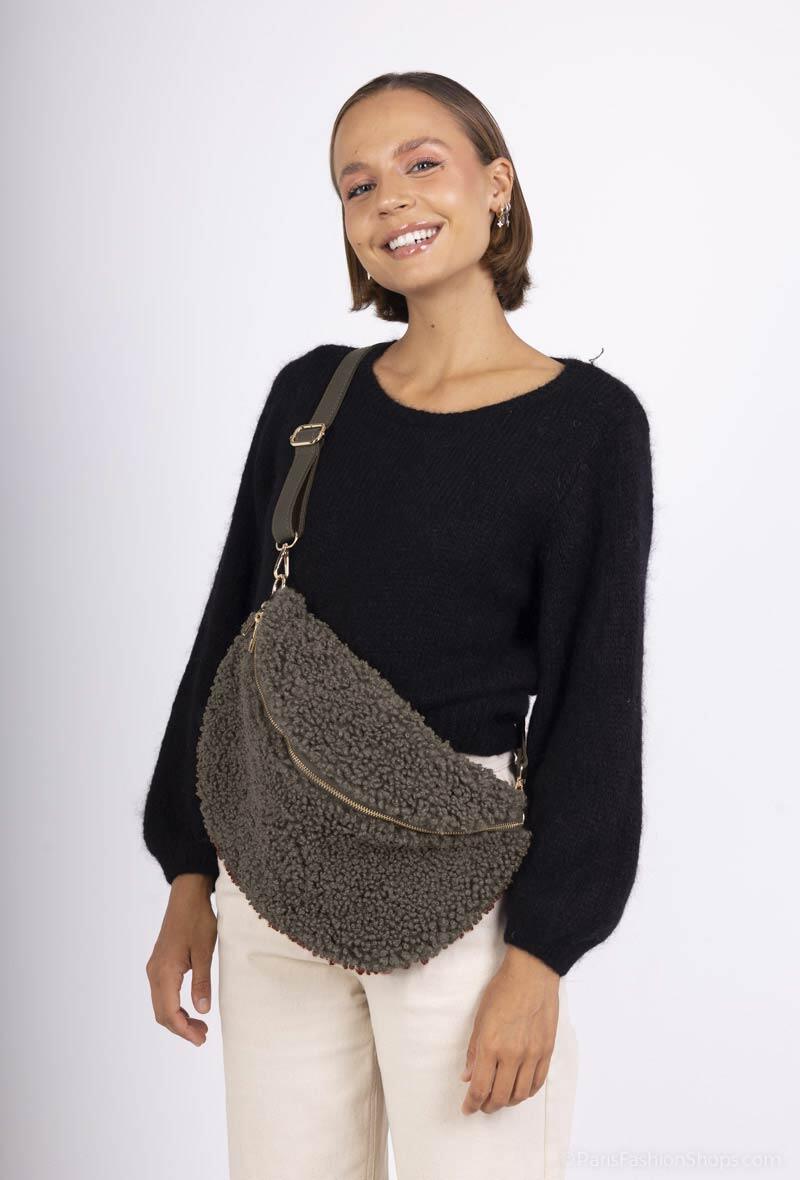 Wholesaler Zevento - XL size fanny pack synthetic sheep wool with leather strap ZE-9008-VQ