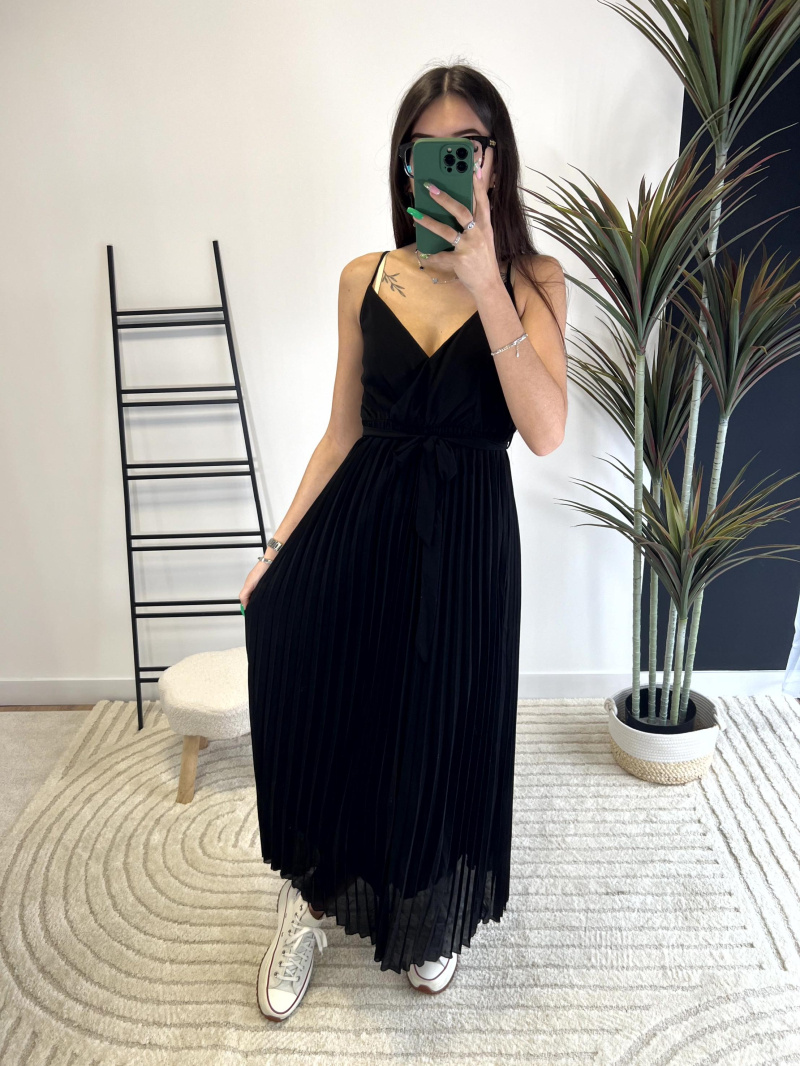 Grossiste Zoe Mode (Elena Z) - Robe longue uni /  plissée