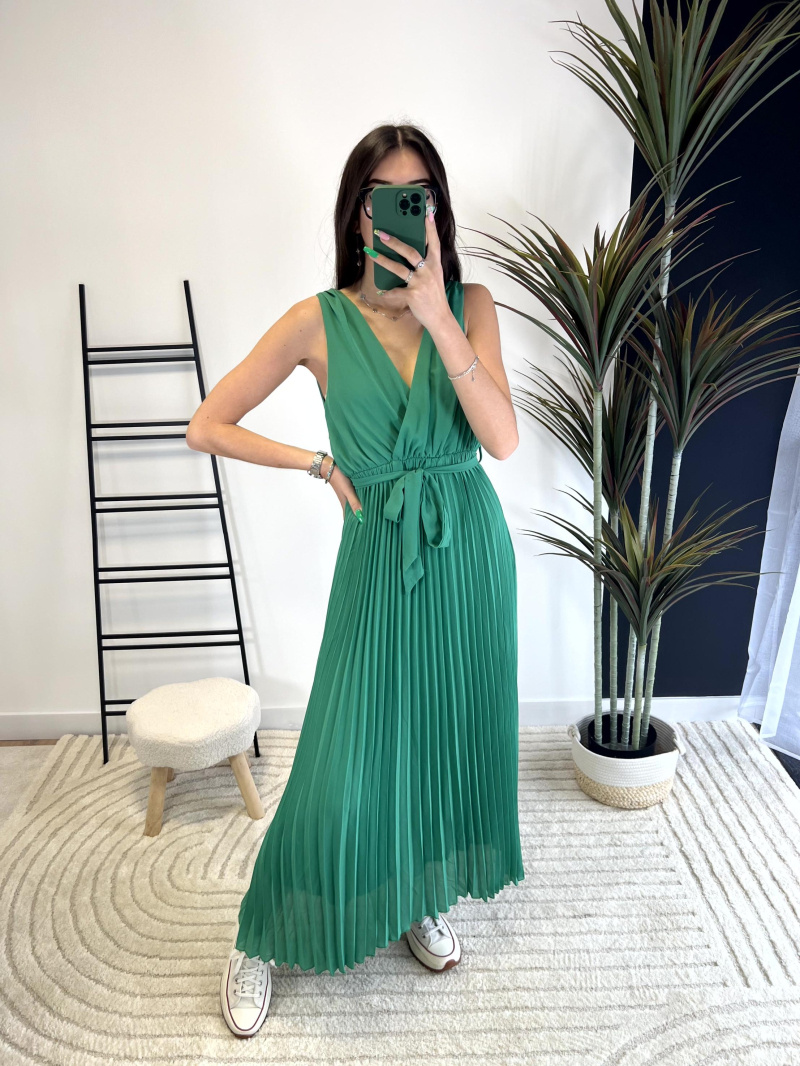 Grossiste Zoe Mode (Elena Z) - Robe longue uni /  plissée