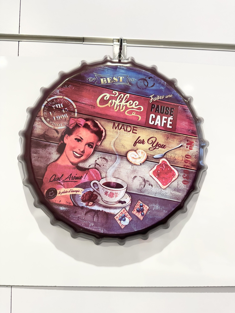 Grossista Ceramik - Capsula decorativa da parete in metallo 33 cm COFFE signora