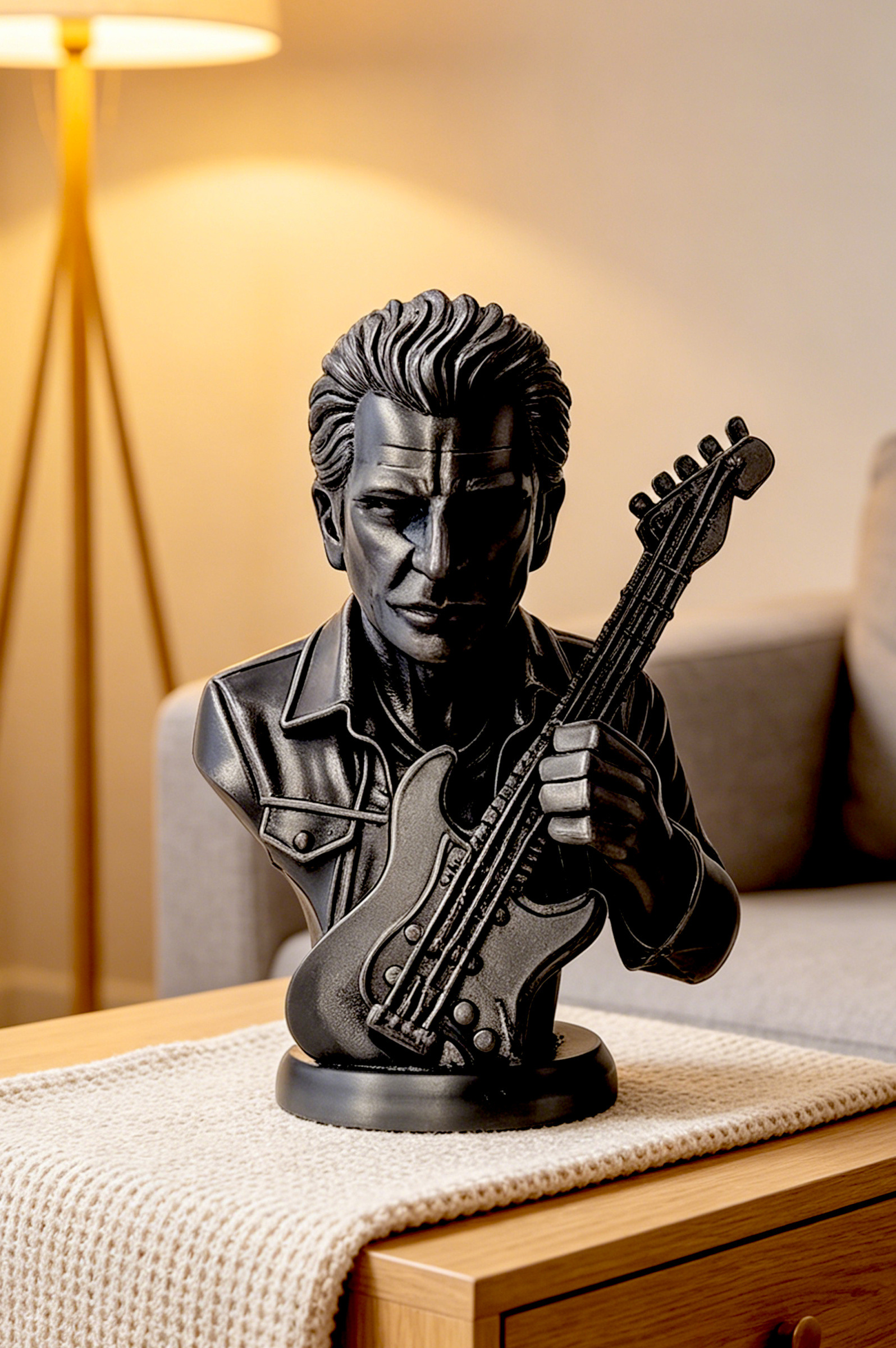 Grossista Ceramik - Dai un tocco rock e artistico alla tua decorazione con questa splendida statua stampata in 3D raffigurante un chitarrista. - 10cm*9cm