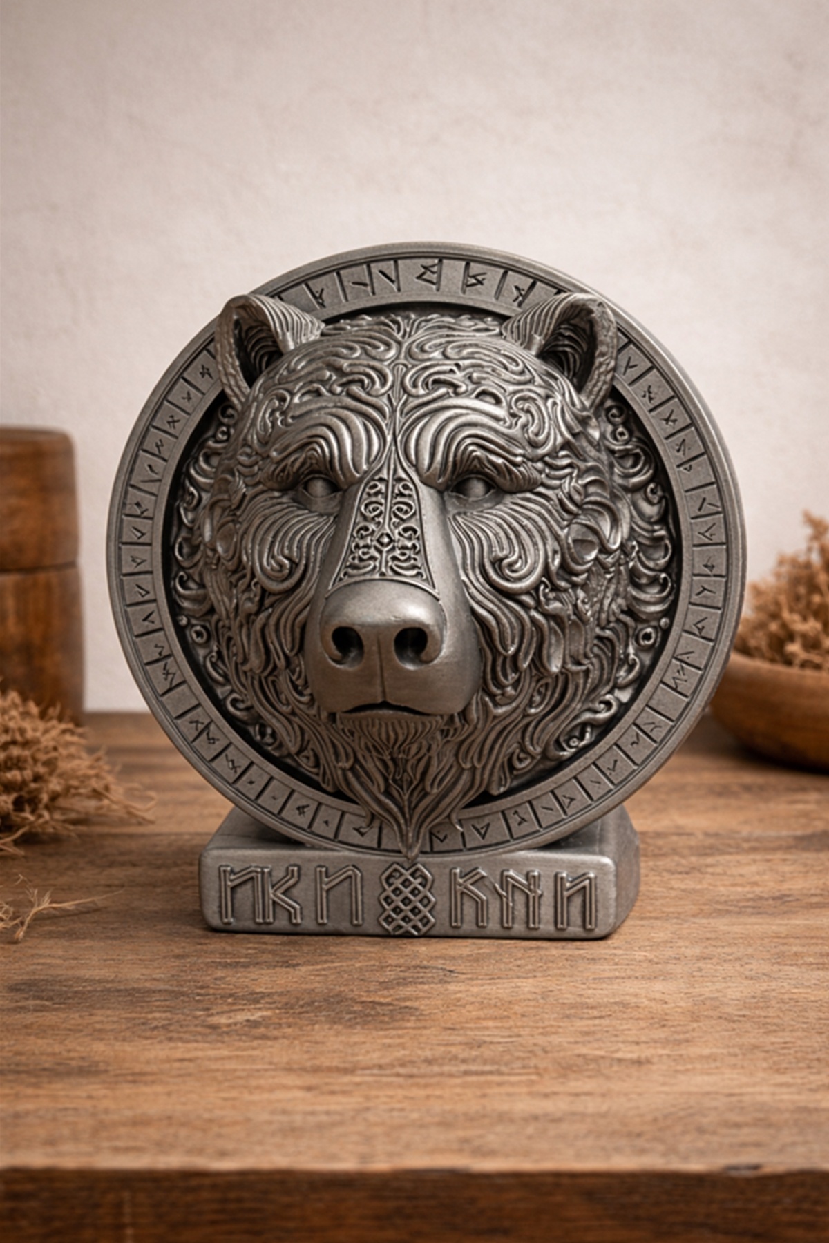 Grossista Ceramik - Statua Orso Vichingo con Rune Nordiche – Scultura Decorativa 3D – Stile Mitologia Scandinava