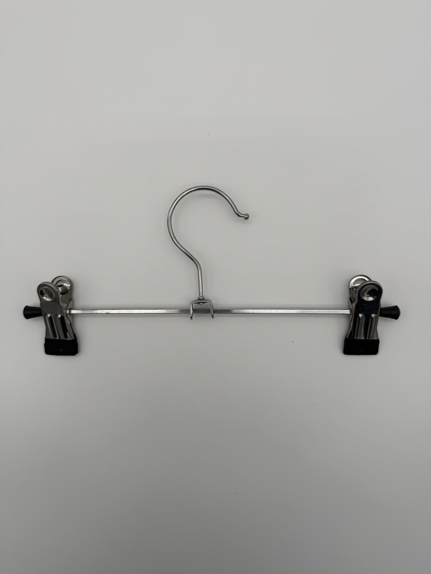 Grossista DT XENON - Appendino con pinze in metallo 25cm
