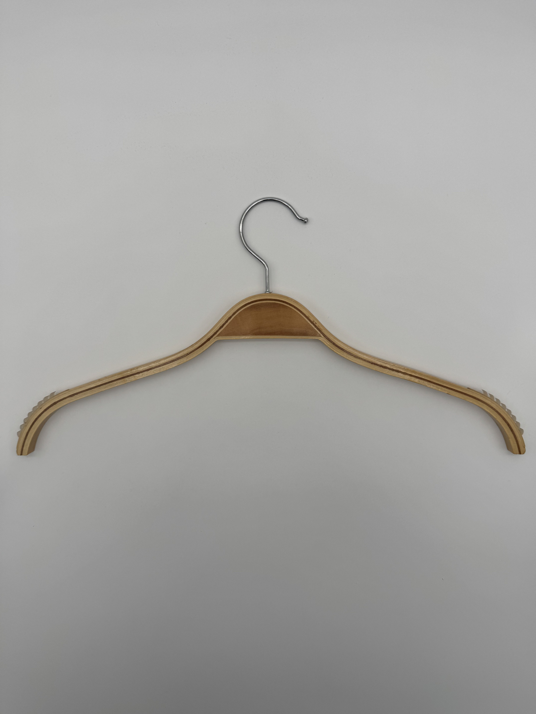 Grossista DT XENON - Appendino in legno con antiscivolo 42cm
