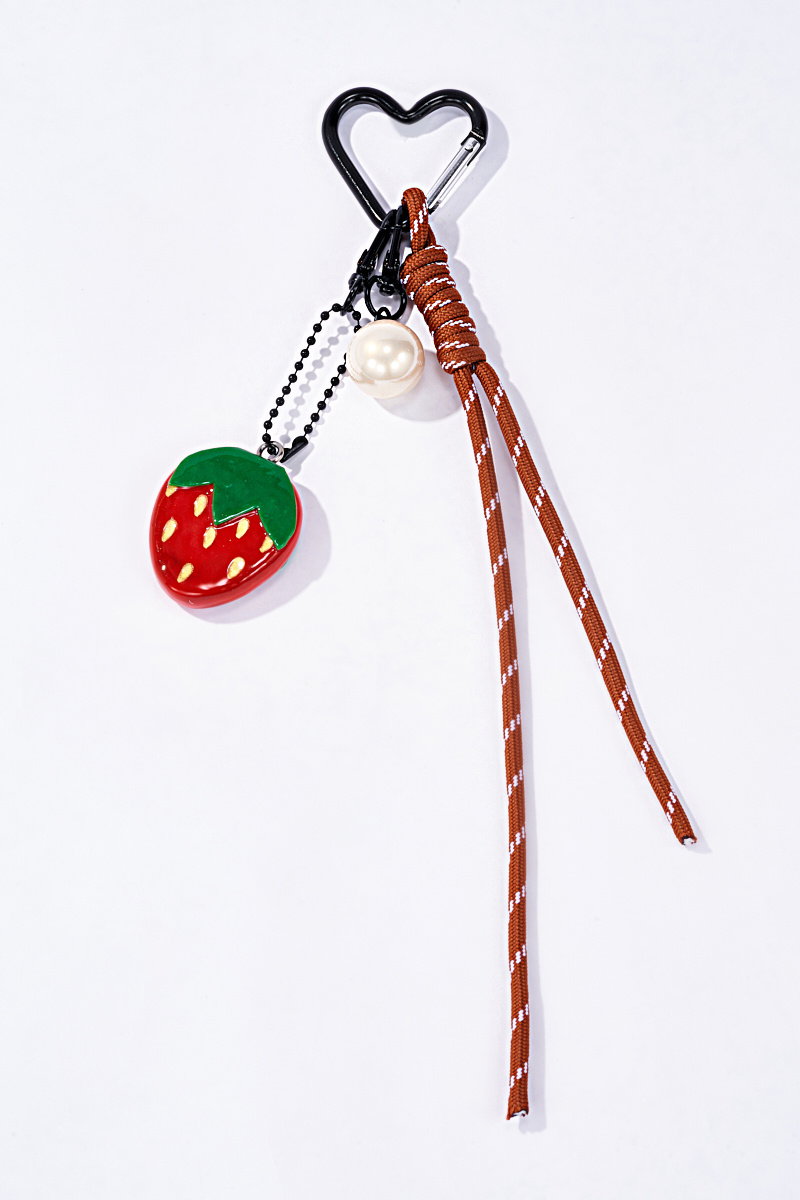Grossiste ÉLINE L'ATELIER - Grigri accessoires de sac et porte-clé Fraise