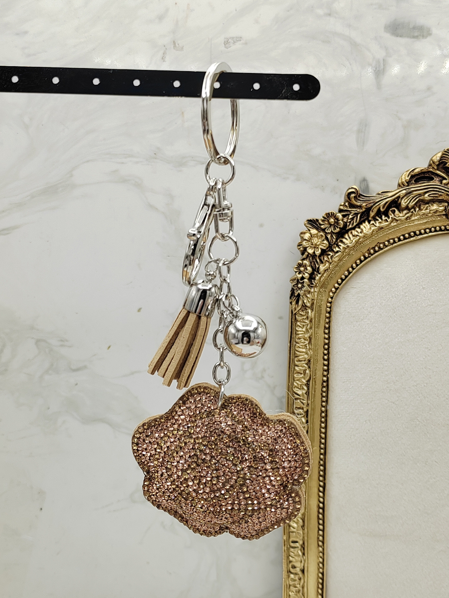 Wholesaler I.L JOLI B - Whimsical beige pink keychain