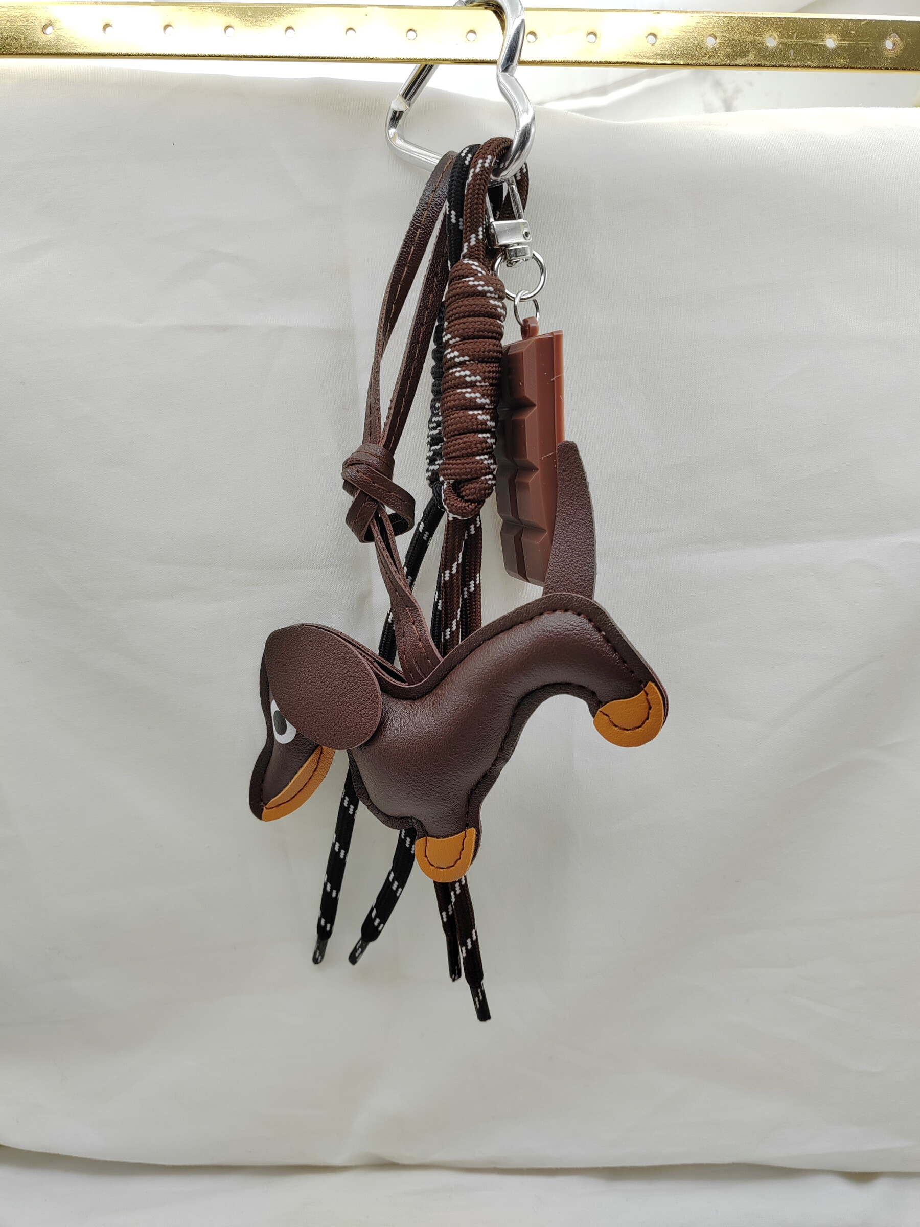 Grossiste I.L JOLI B - Porte clé pour sac tendance avec chien et chocolat multicolores