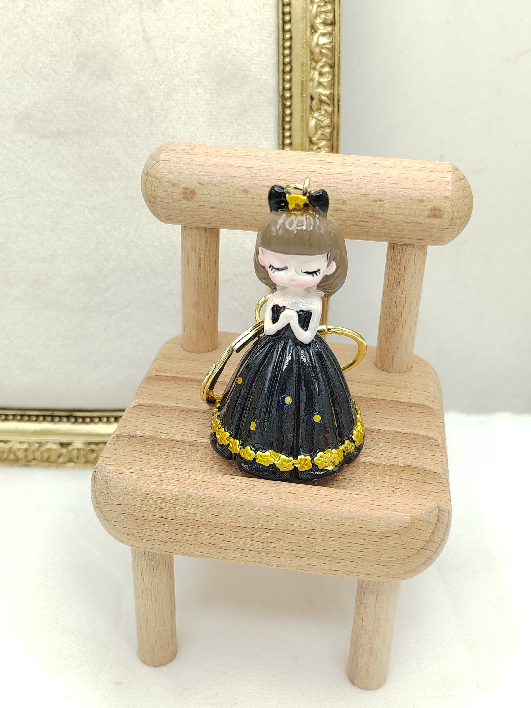 Wholesaler I.L JOLI B - Princess keychain