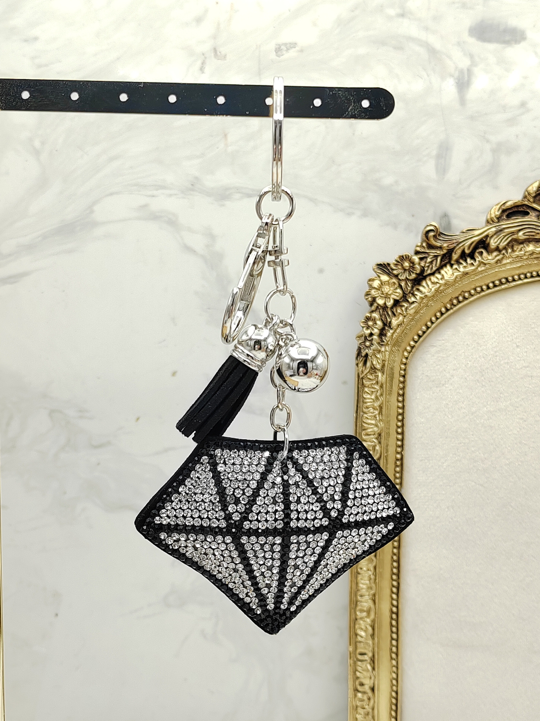 Wholesaler I.L JOLI B - Fancy diamond keychain