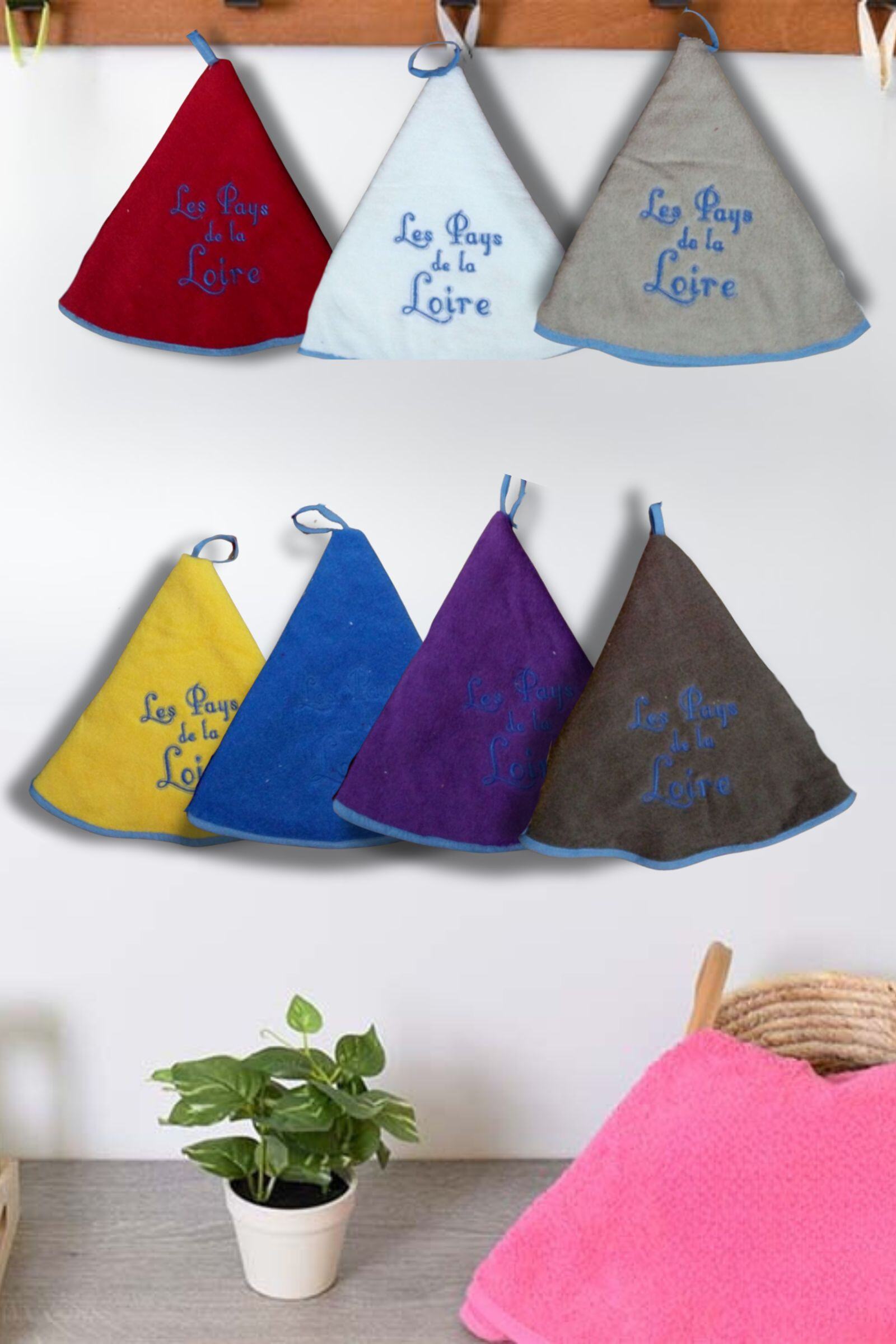 Wholesaler LINA - Set of embroidered tea towels - PAYS DE LA LOIRE writing