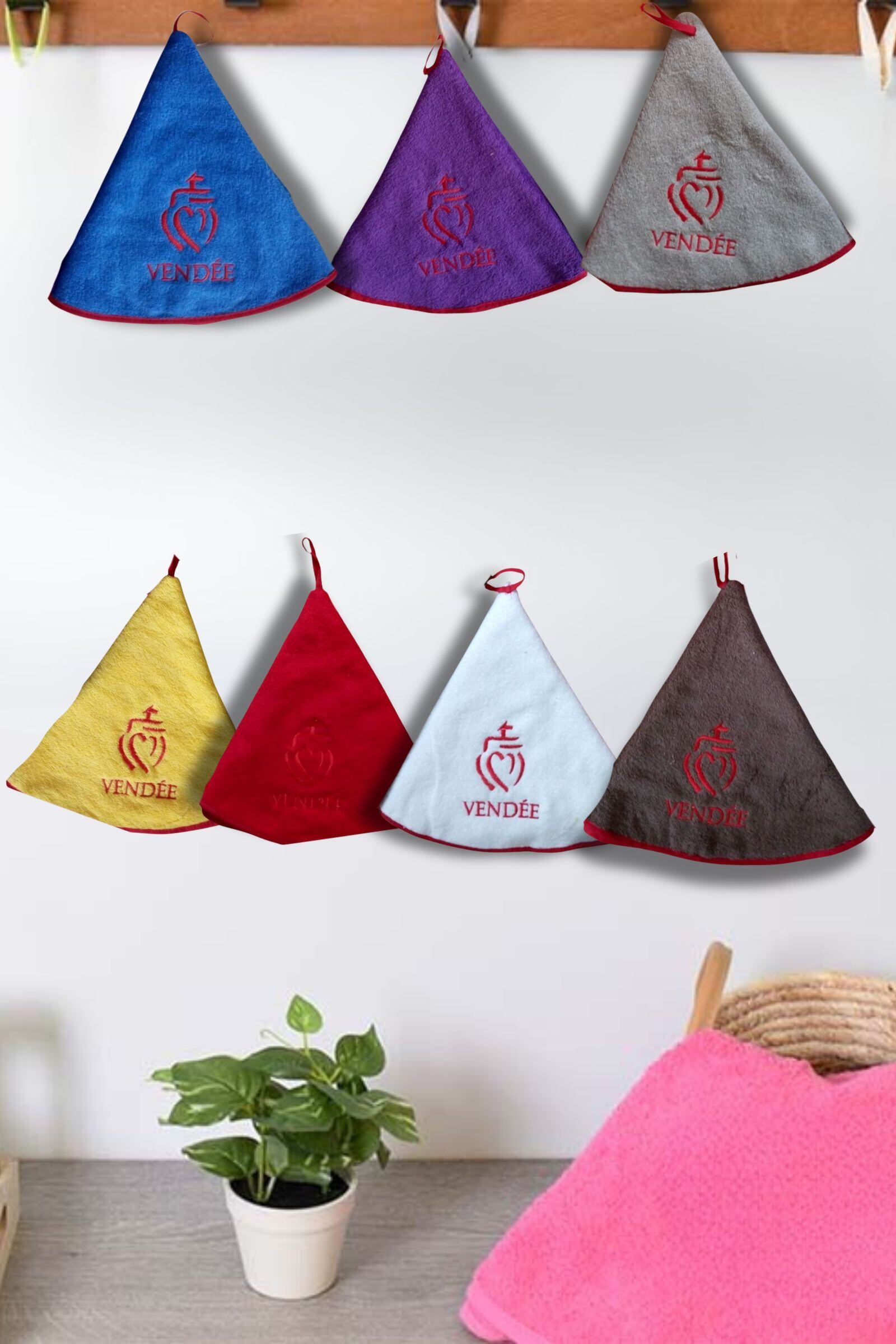 Wholesaler LINA - Set of embroidered tea towel hand towels - Heart VENDEE