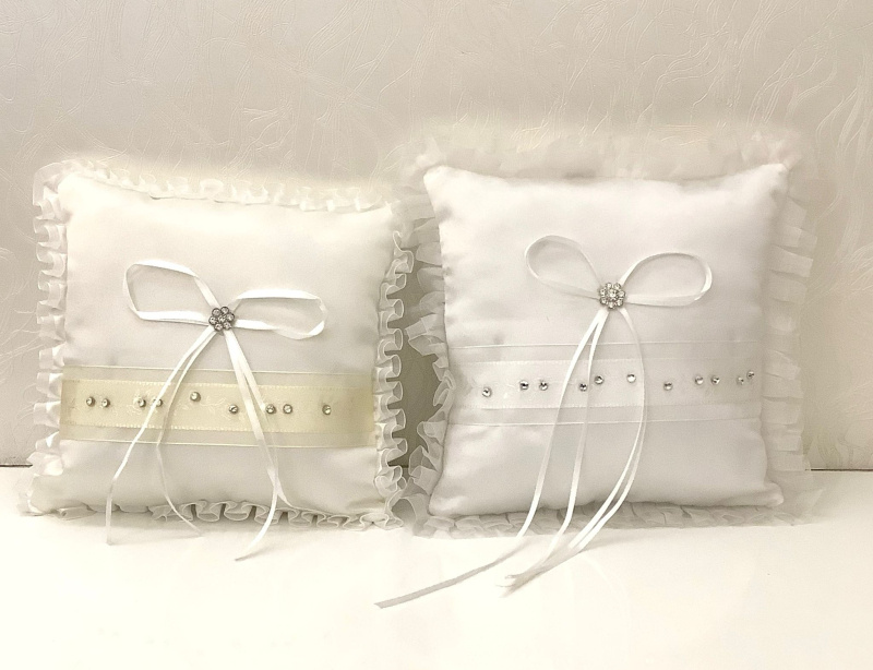 Wholesaler T.L. MARIAGE - Wedding cushion