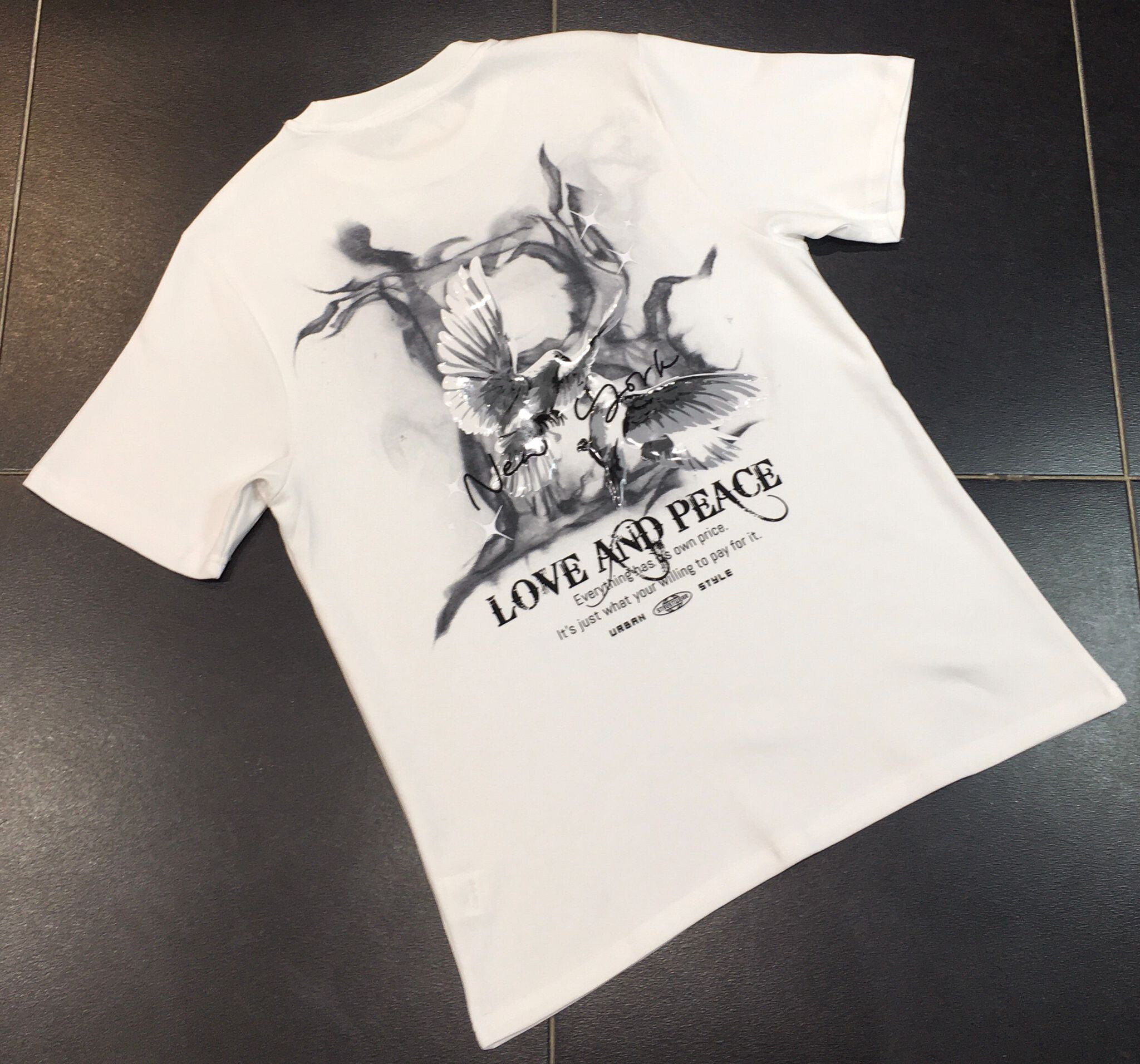 Grossista Aarhon - Maglietta oversize stampata con amore e pace