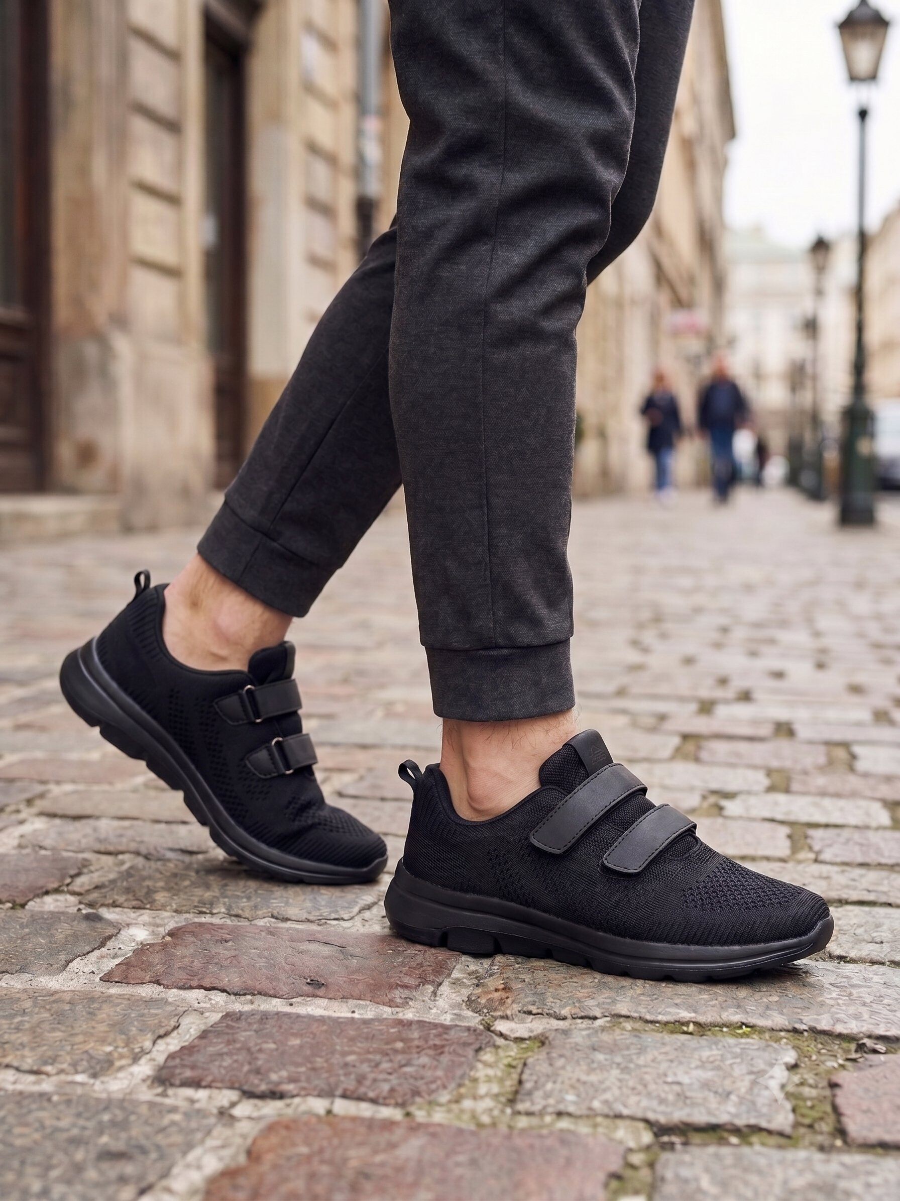 Großhändler BEAVITA SHOES - Herren-Sneaker aus Strickstoff mit Klettverschluss