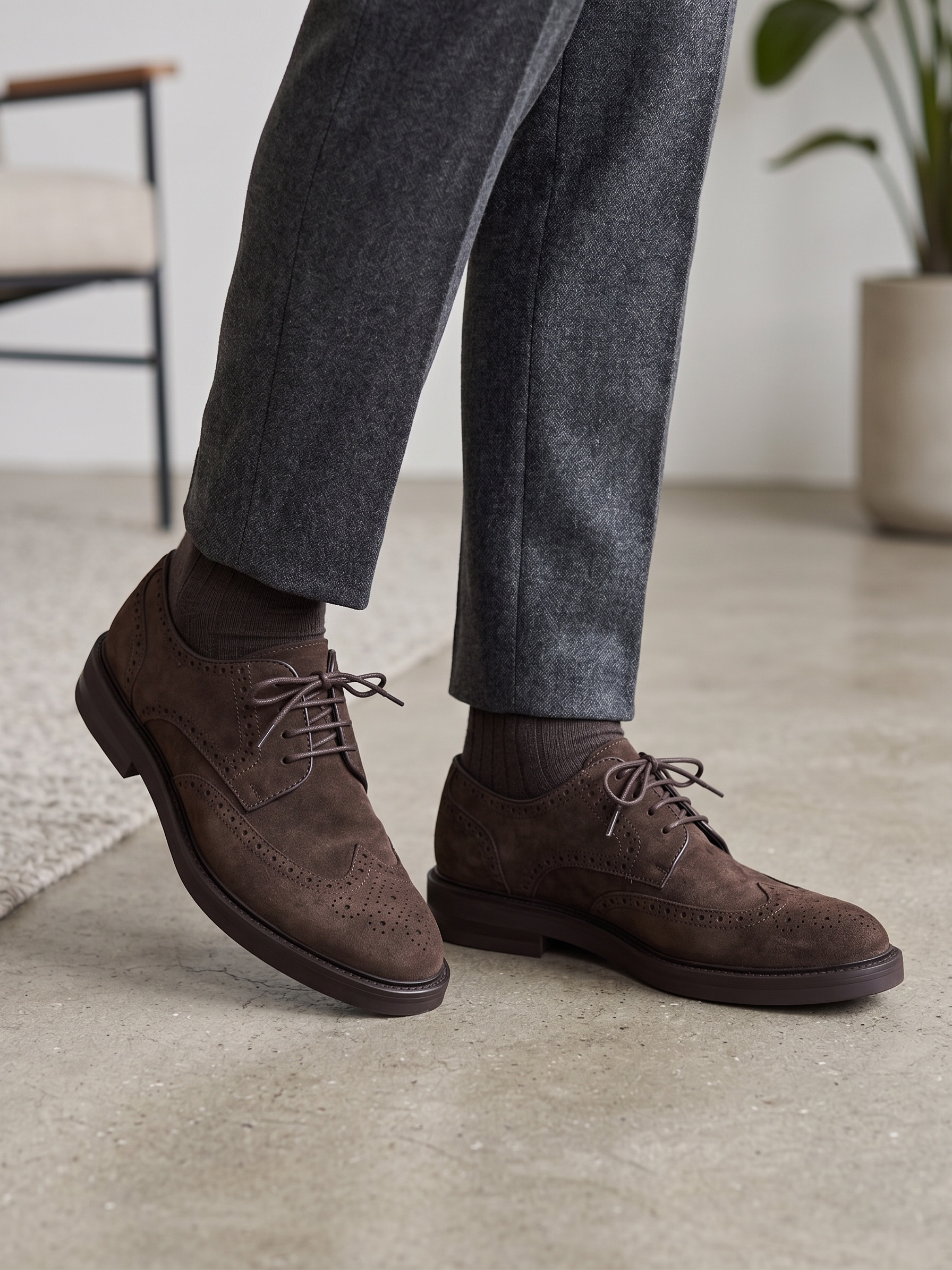 Wholesaler BEAVITA SHOES - Men's brogue lace-up shoes in refined suede.