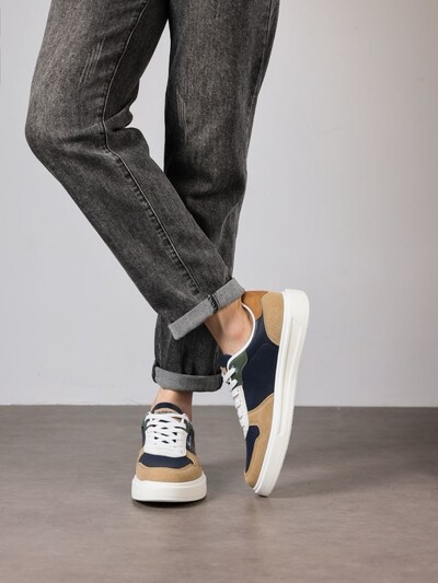 Grossista Bello Star - Sneaker uomo con mix di materiali classico Grossista Bello Star - Sneaker uomo con mix di materiali classico