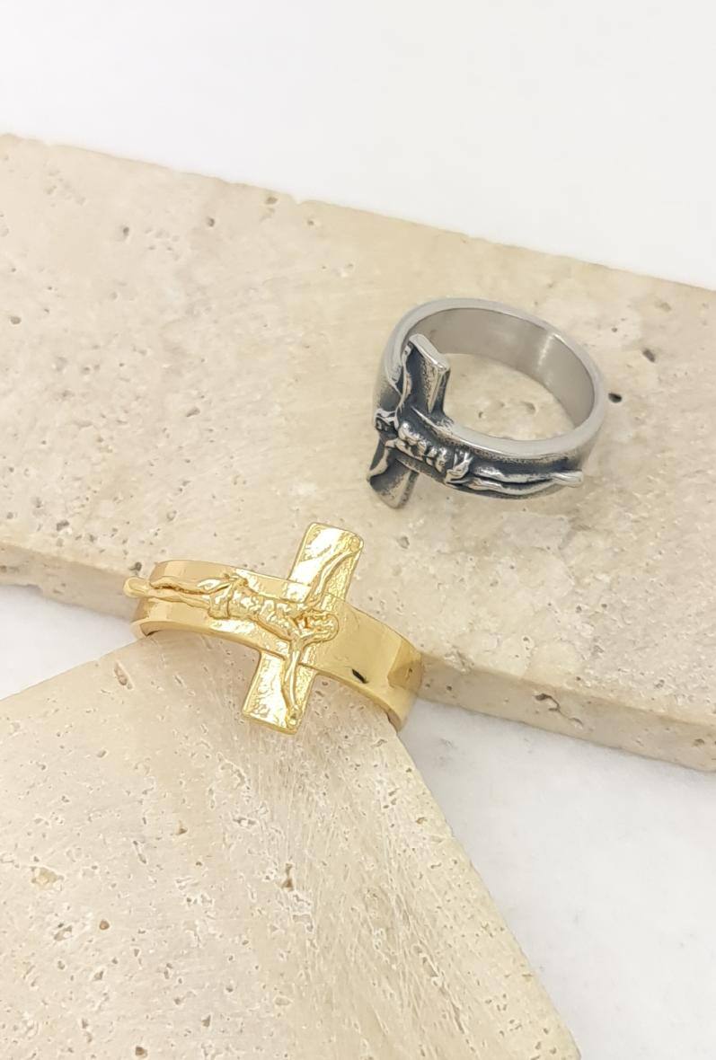 Grossista Bijoussimo - Anello in acciaio da uomo con croce