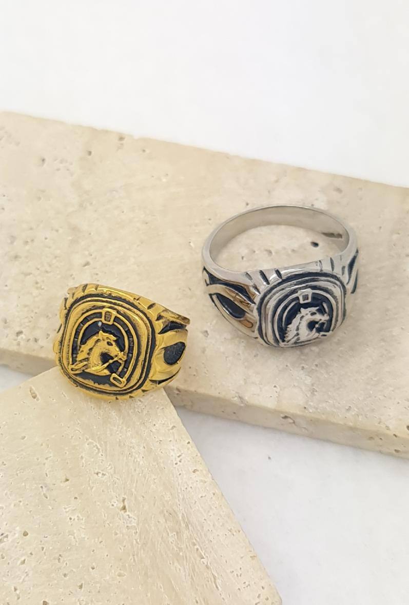 Grossista Bijoussimo - Anello in acciaio da uomo con motivo di cavallo