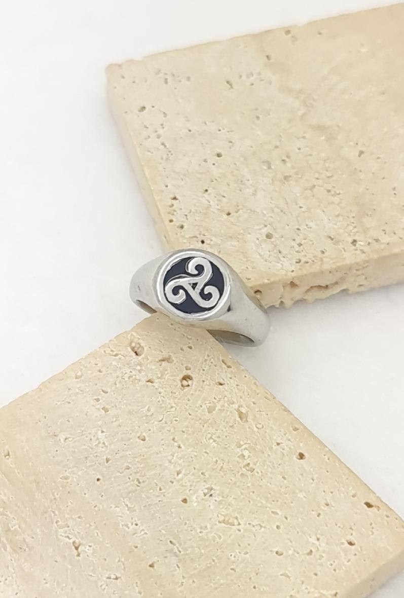 Großhändler Bijoussimo - Herrenstahlring mit Triskelion