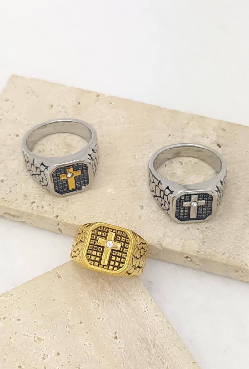 Grossista Bijoussimo - Anello in acciaio da uomo con motivo a croce e strass