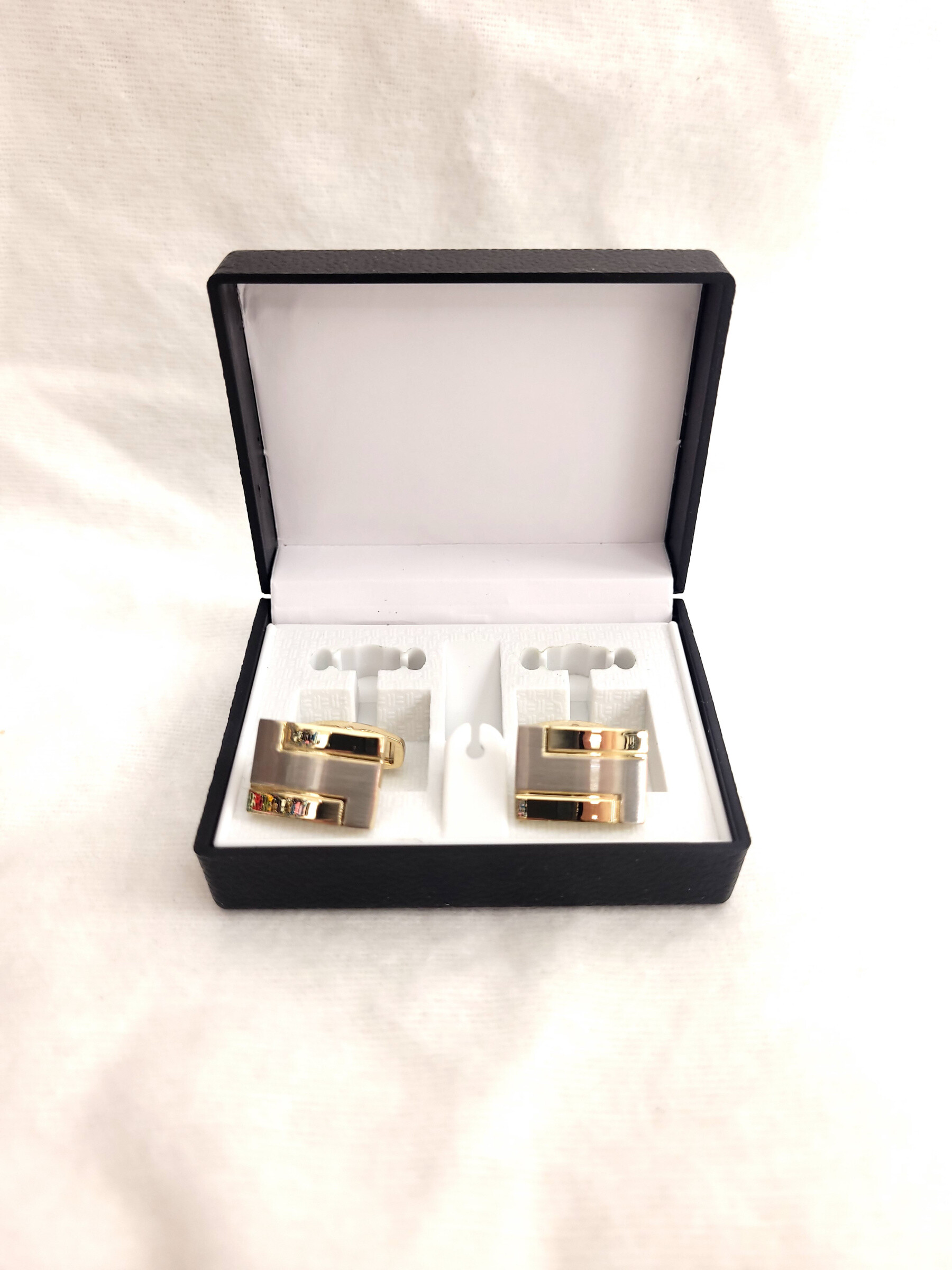 Wholesaler Bijoussimo - Silver and gold cufflink with box