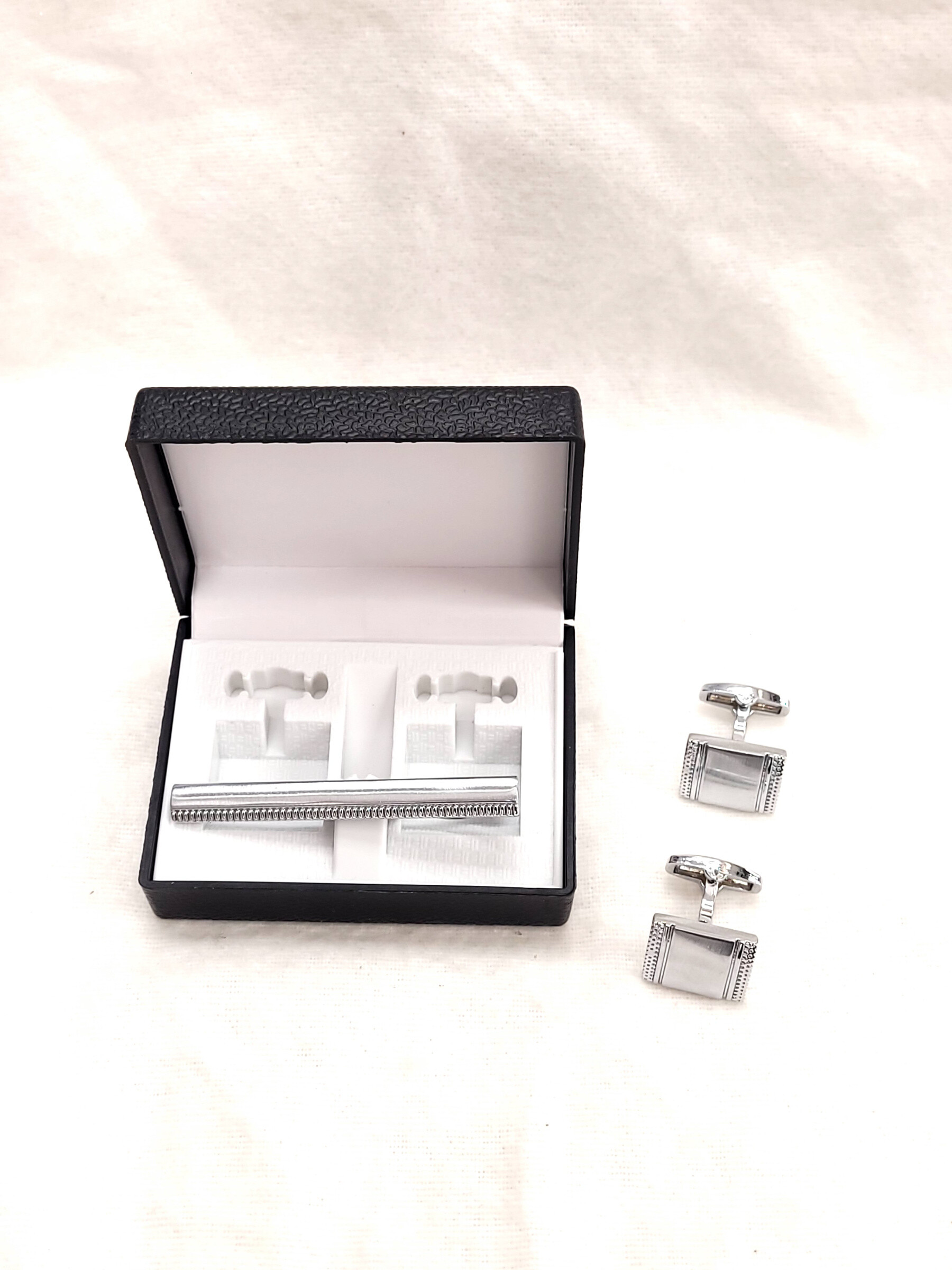 Wholesaler Bijoussimo - Cufflink with clip with box