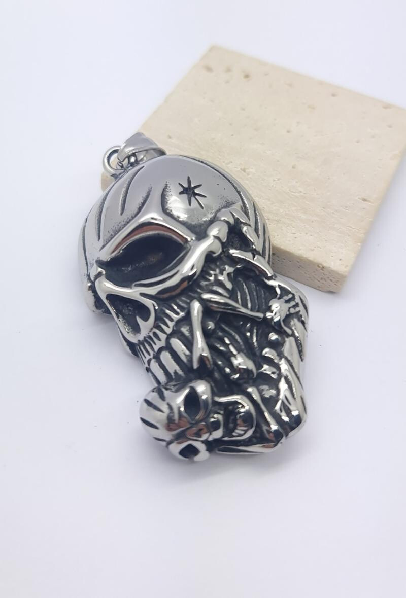 Wholesaler Bijoussimo - Steel pendant skull eating a skeleton