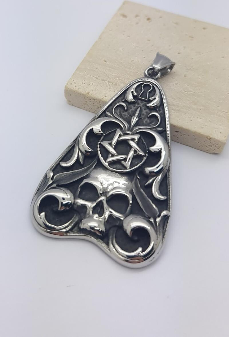 Grossiste Bijoussimo - Pendentif acier triangulaire crâne serrure étoile à 6 branches