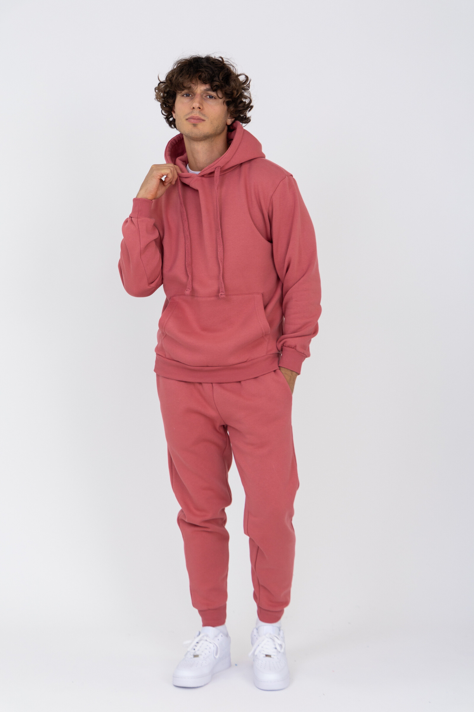 Wholesaler Black Industry - 102 BLACK.