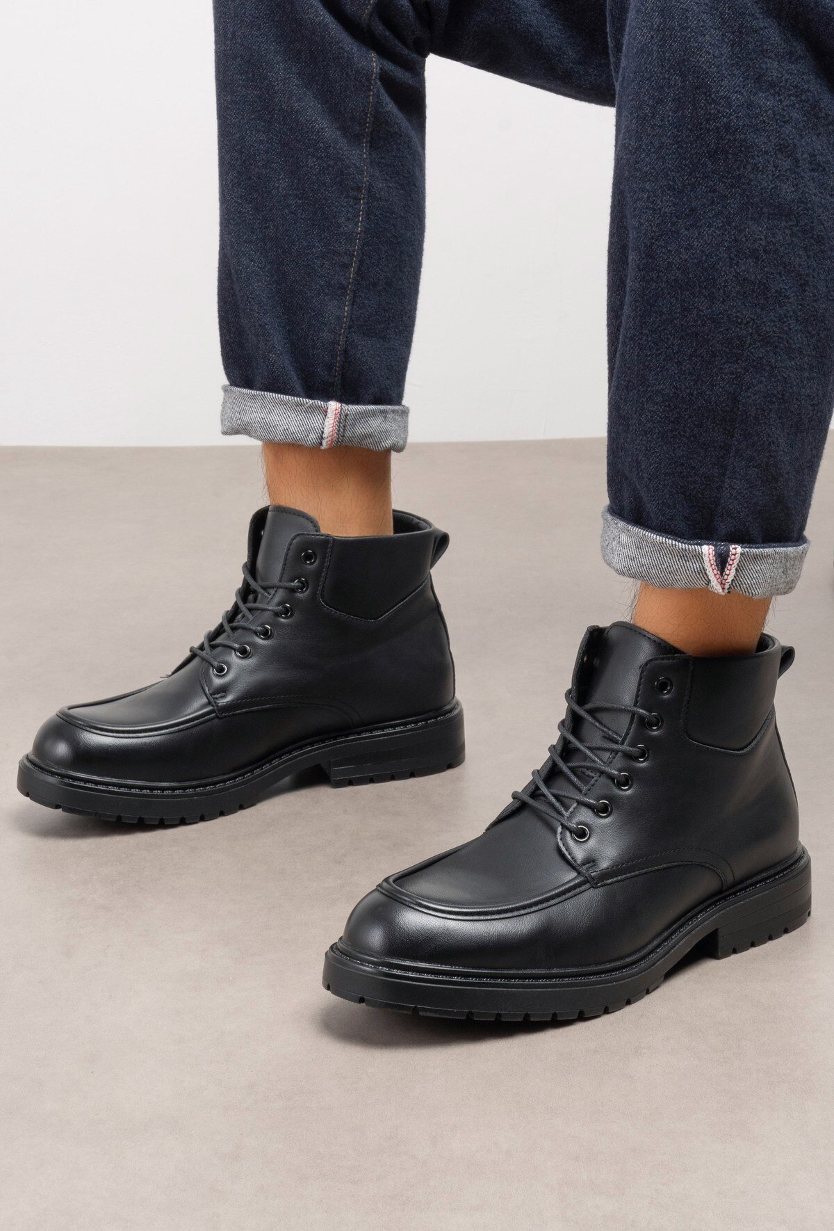Wholesaler C'M Homme - Lace-up boots with lug sole