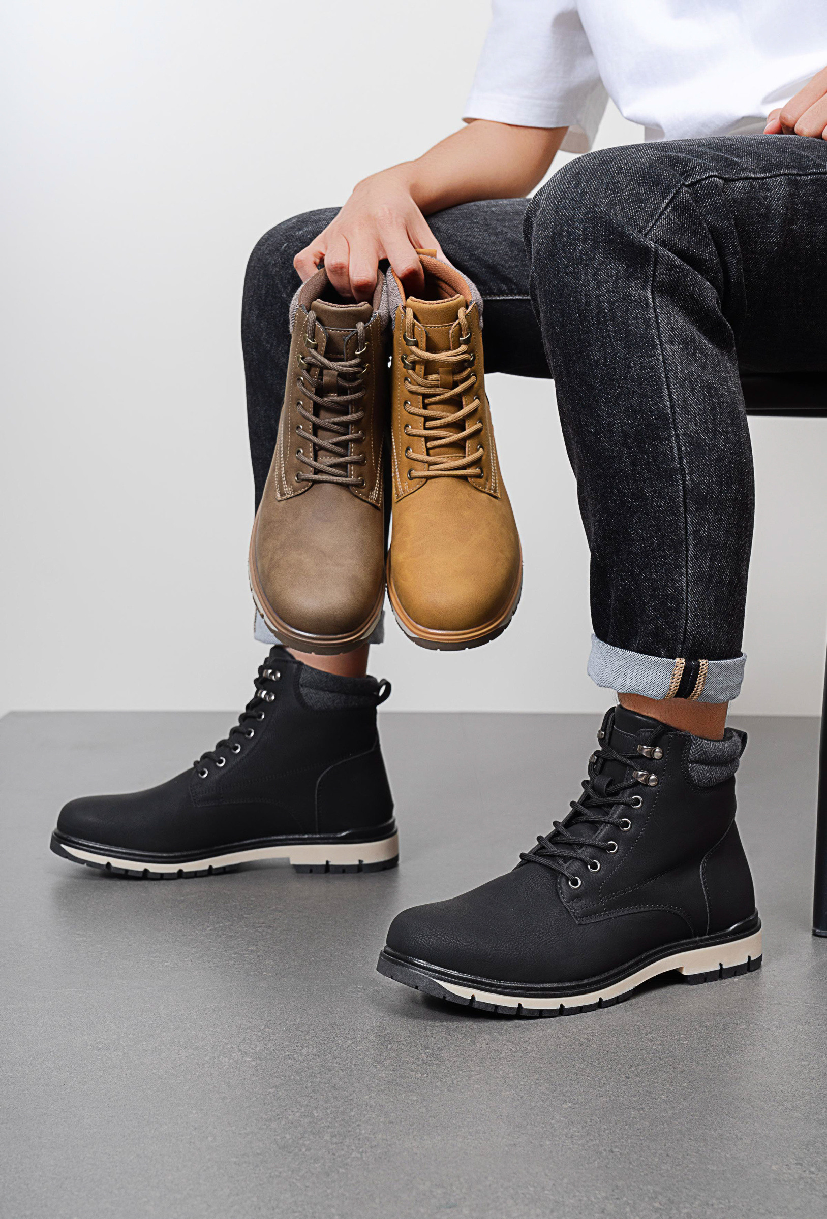 Großhändler C'M Homme - Herrenstiefeletten im Timber-Stil - Tweedkragen & Profilsohle