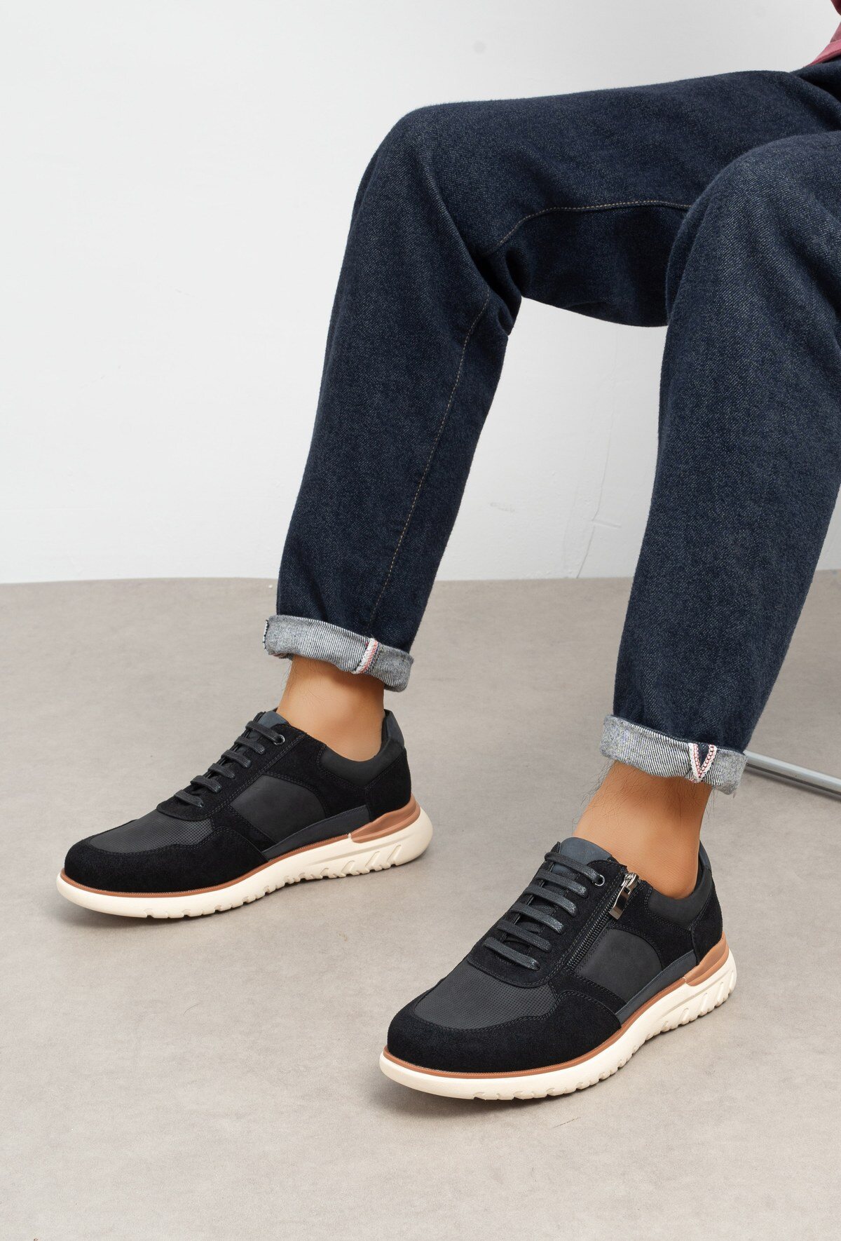 Wholesaler C'M Paris - Men's sneakers