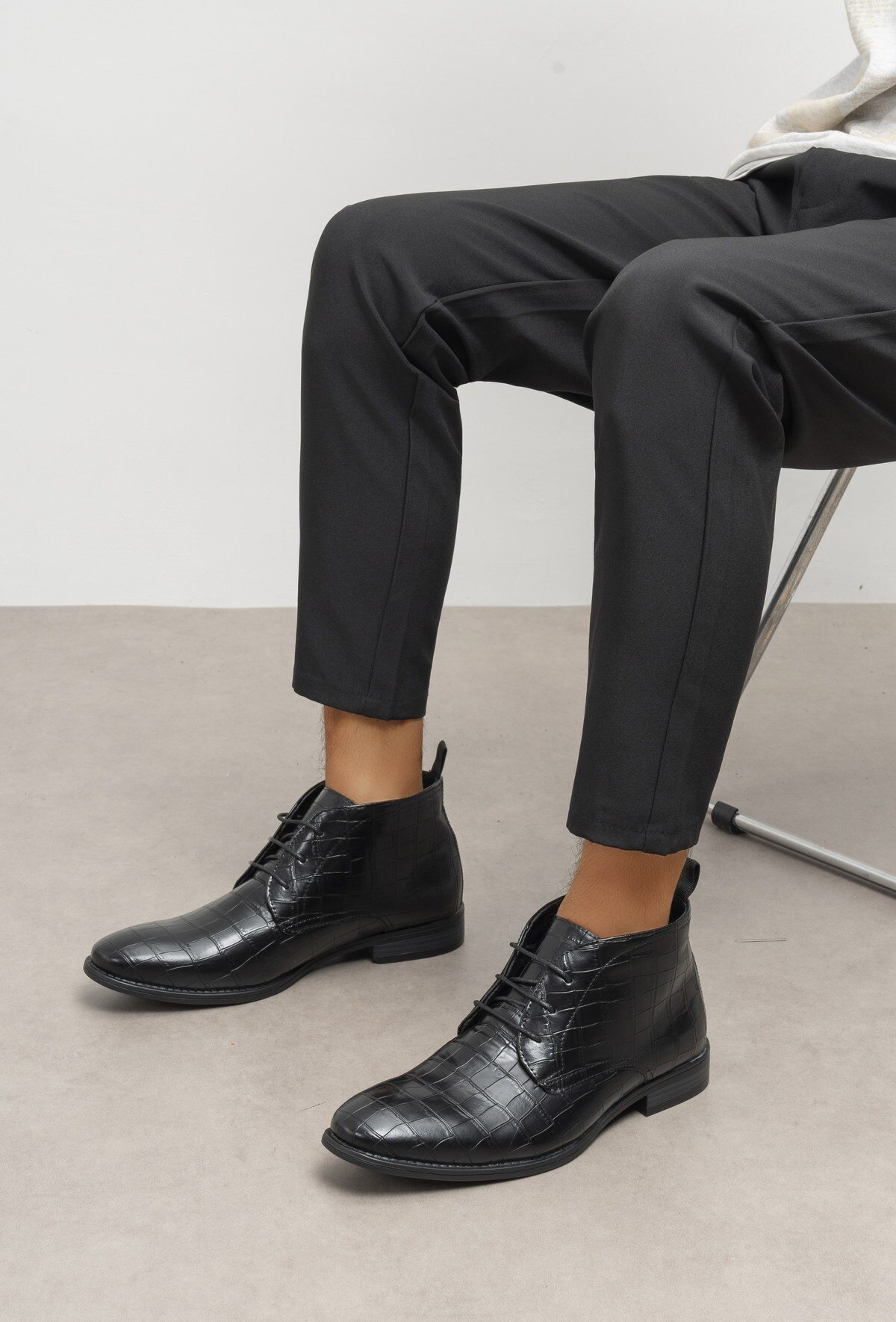 Wholesaler C'M Paris - Croc-effect lace-up boots