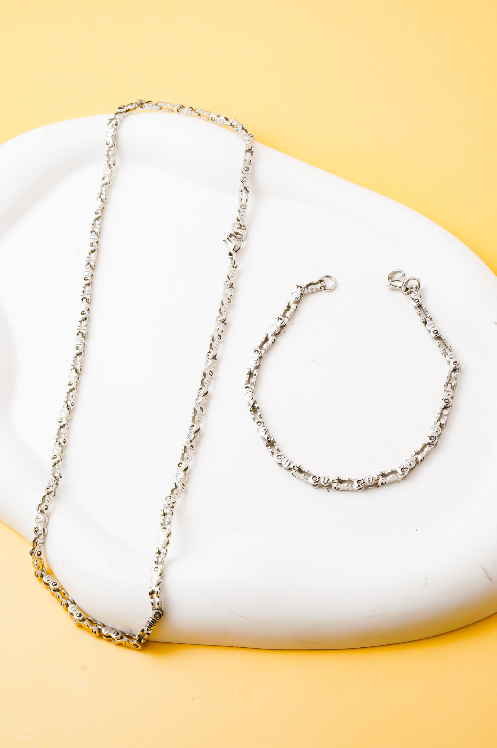 Grossista Ceramik - Set Collana & Bracciale Uomo | Stile Moderno Elegante-Lunghezza della collana: 50 CM Lunghezza del bracciale: 19 CM