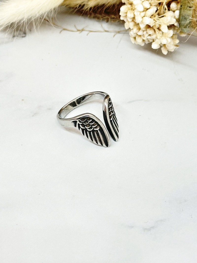 Mayorista Ceramik - Anillo con patrón de tentáculo de pulpo caballero de acero inoxidable