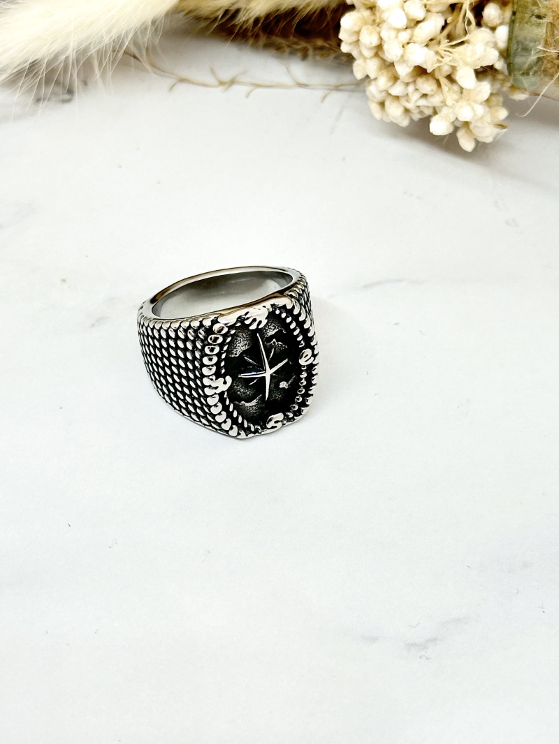 Mayorista Ceramik - Anillo con patrón de tentáculo de pulpo caballero de acero inoxidable