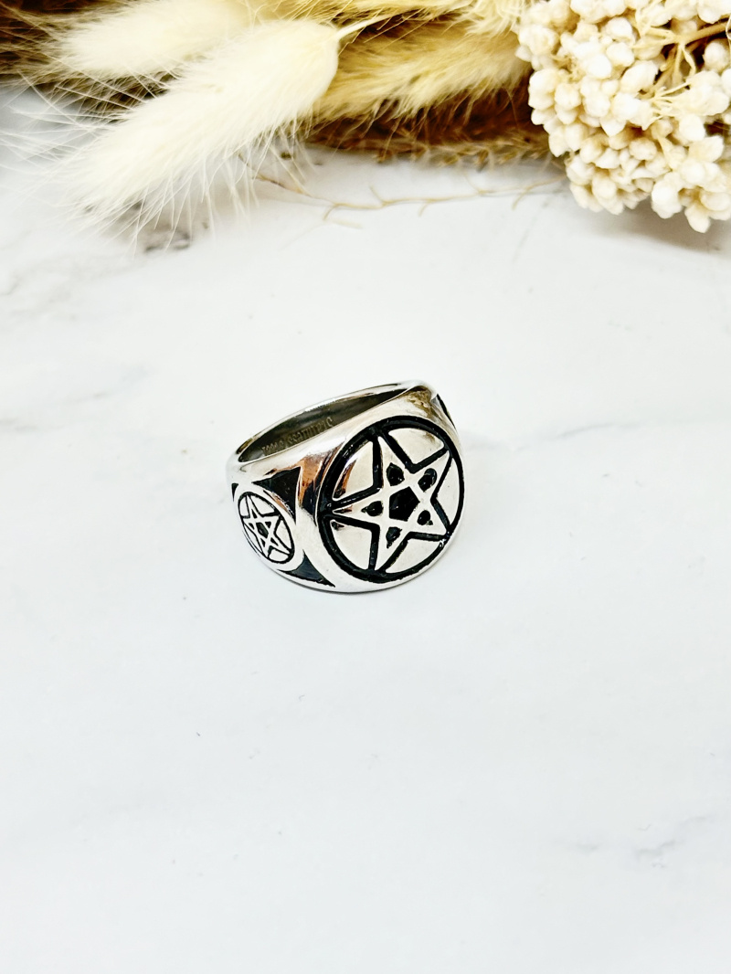Grossiste Ceramik - Bague acier inoxydable chevalier motif étoile