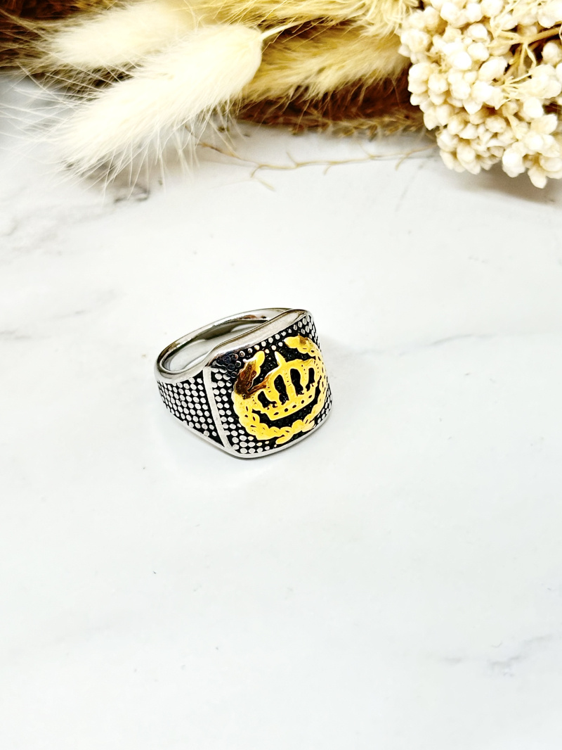 Grossiste Ceramik - Bague acier inoxydable chevalier motif couronne