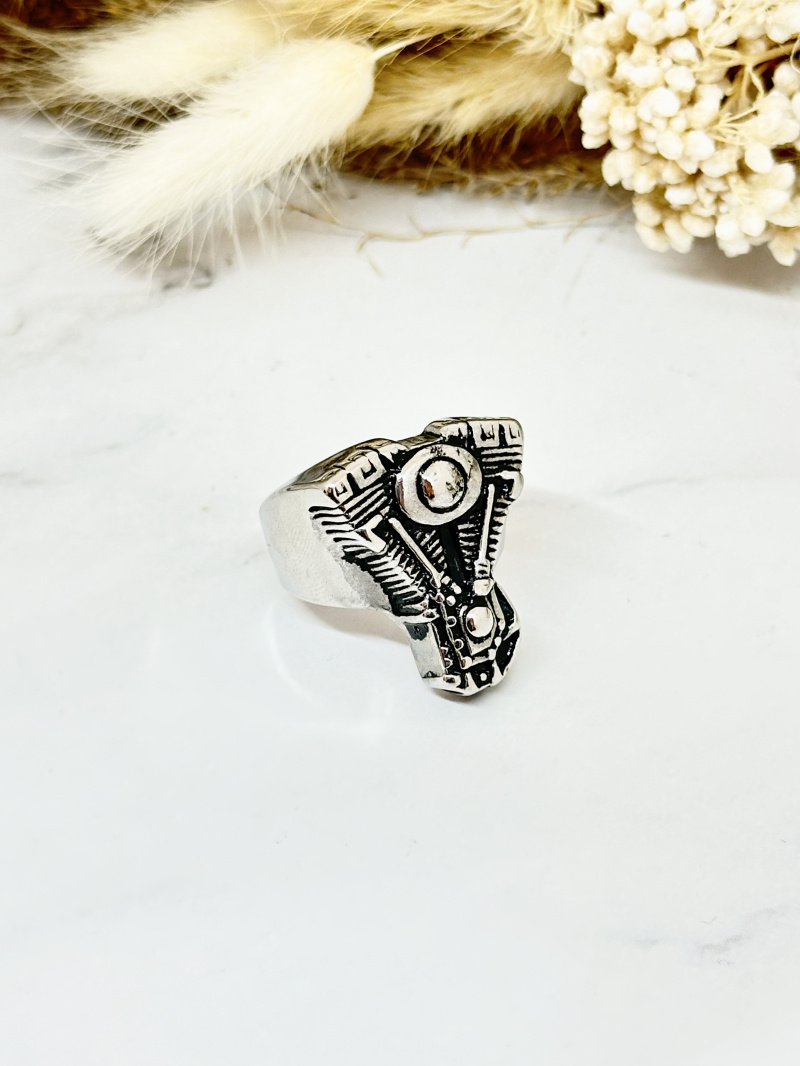 Mayorista Ceramik - Anillo con patrón de tentáculo de pulpo caballero de acero inoxidable