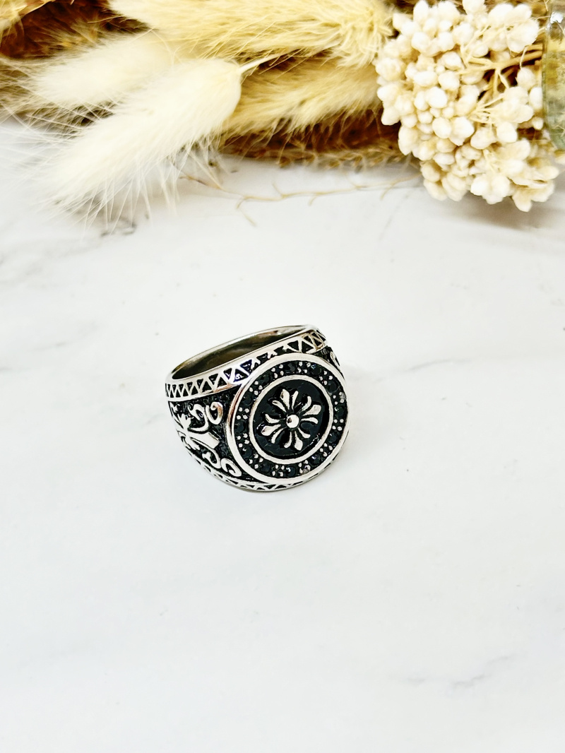 Mayorista Ceramik - Anillo con patrón de tentáculo de pulpo caballero de acero inoxidable