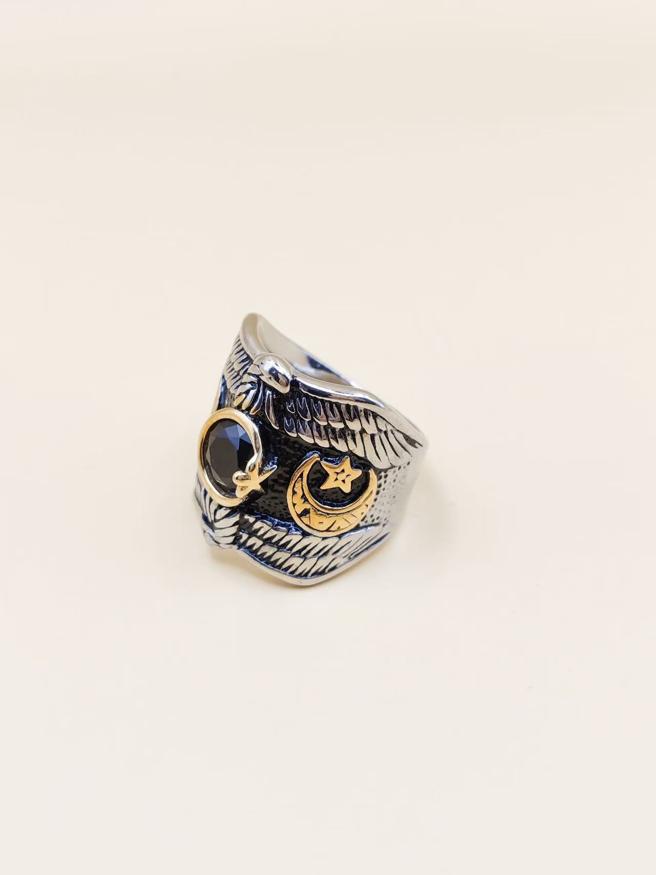 Wholesaler Ceramik - Men's moon and star stainless steel ring – 2.2 cm face – Sizes 9 to 12 (FR 60–67) Wholesaler Ceramik - Men's moon and star stainless steel ring – 2.2 cm face – Sizes 9 to 12 (FR 60–67)