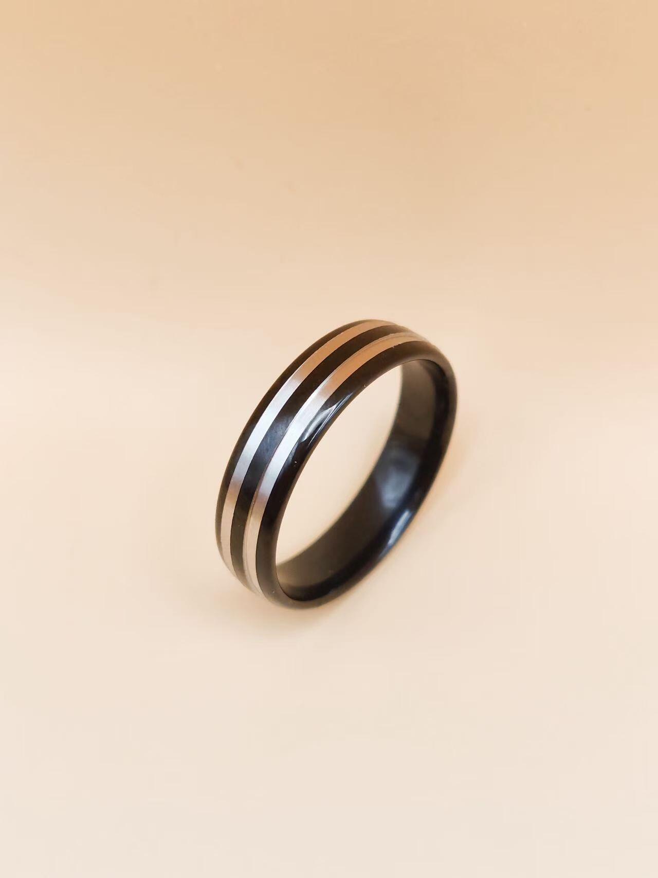 Grossiste Ceramik - Bague homme en acier inoxydable noir – Anneau double liseré argenté (Tailles 55 à 71)